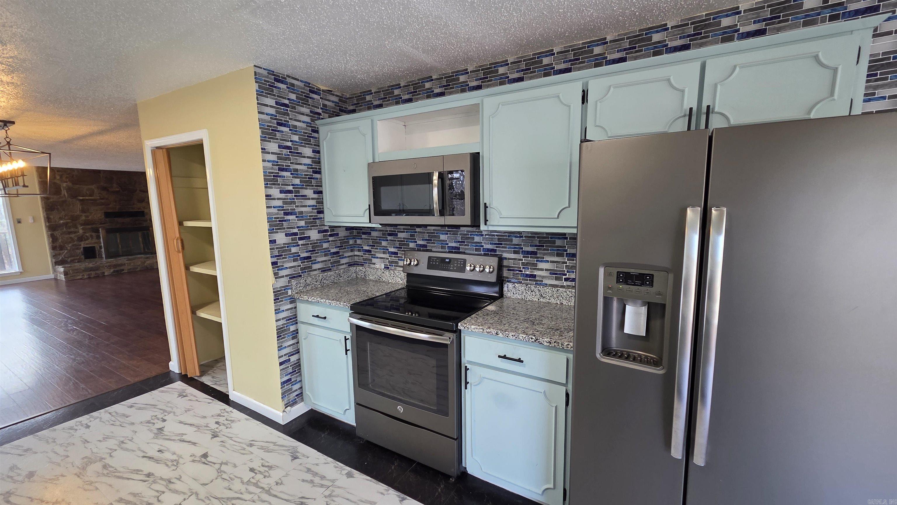 CHELSEA GLADES - Residential