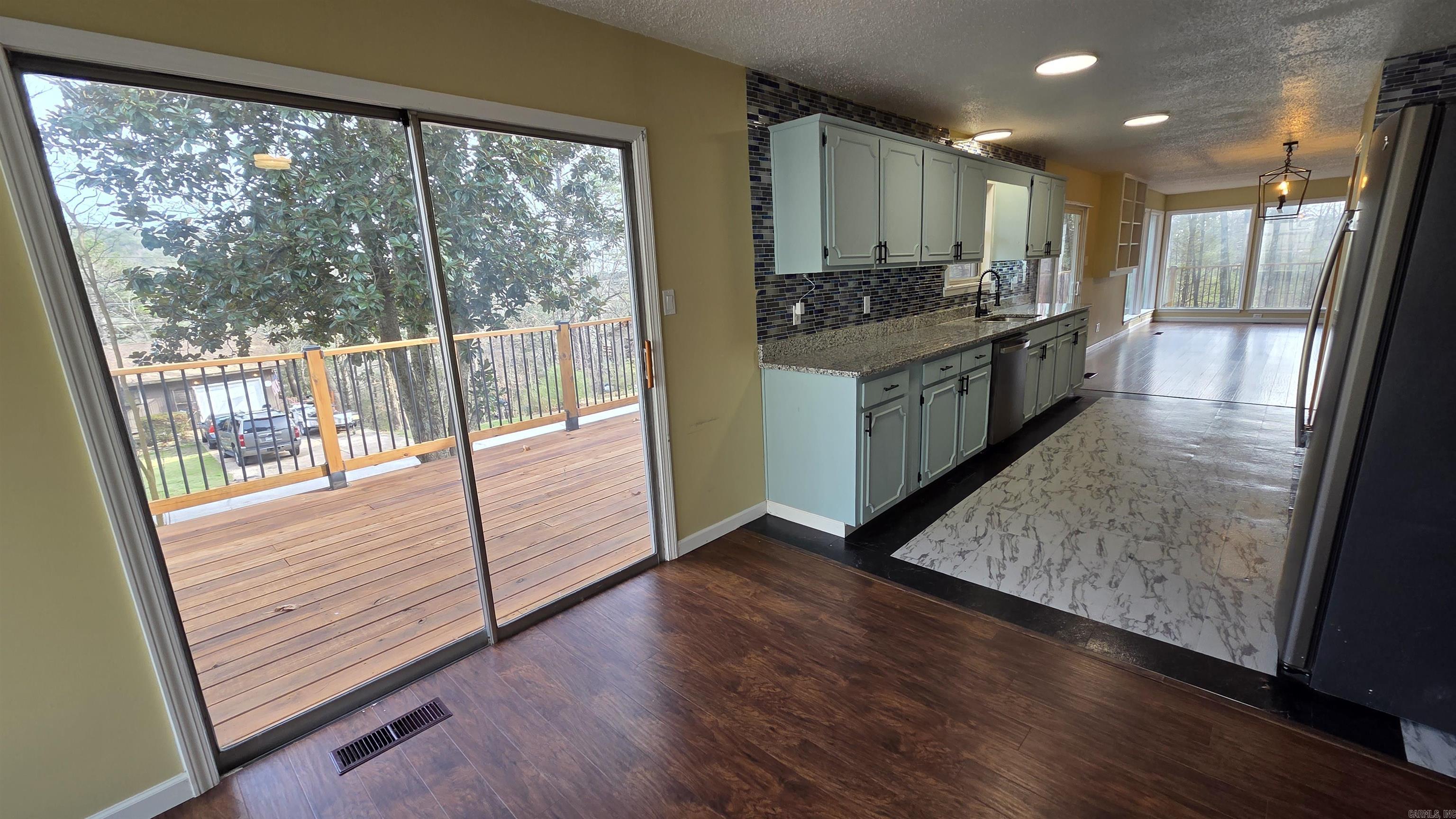 CHELSEA GLADES - Residential