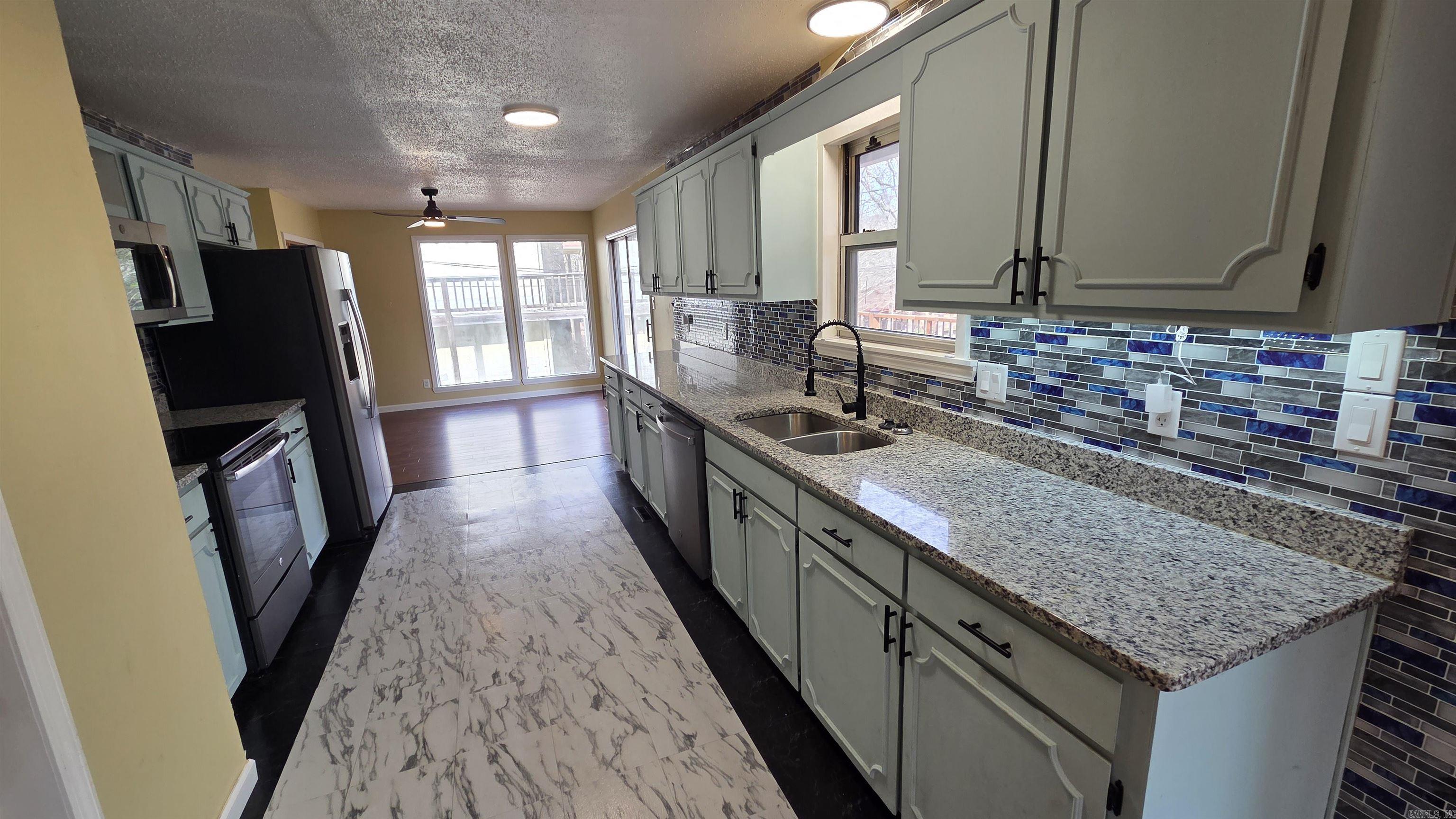 CHELSEA GLADES - Residential