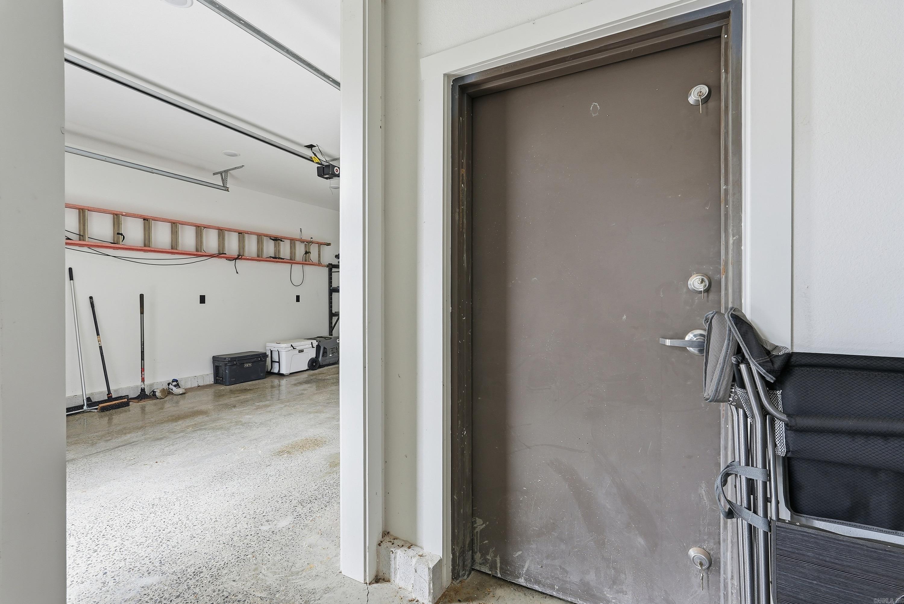 HIDDEN VALLEY - Residential