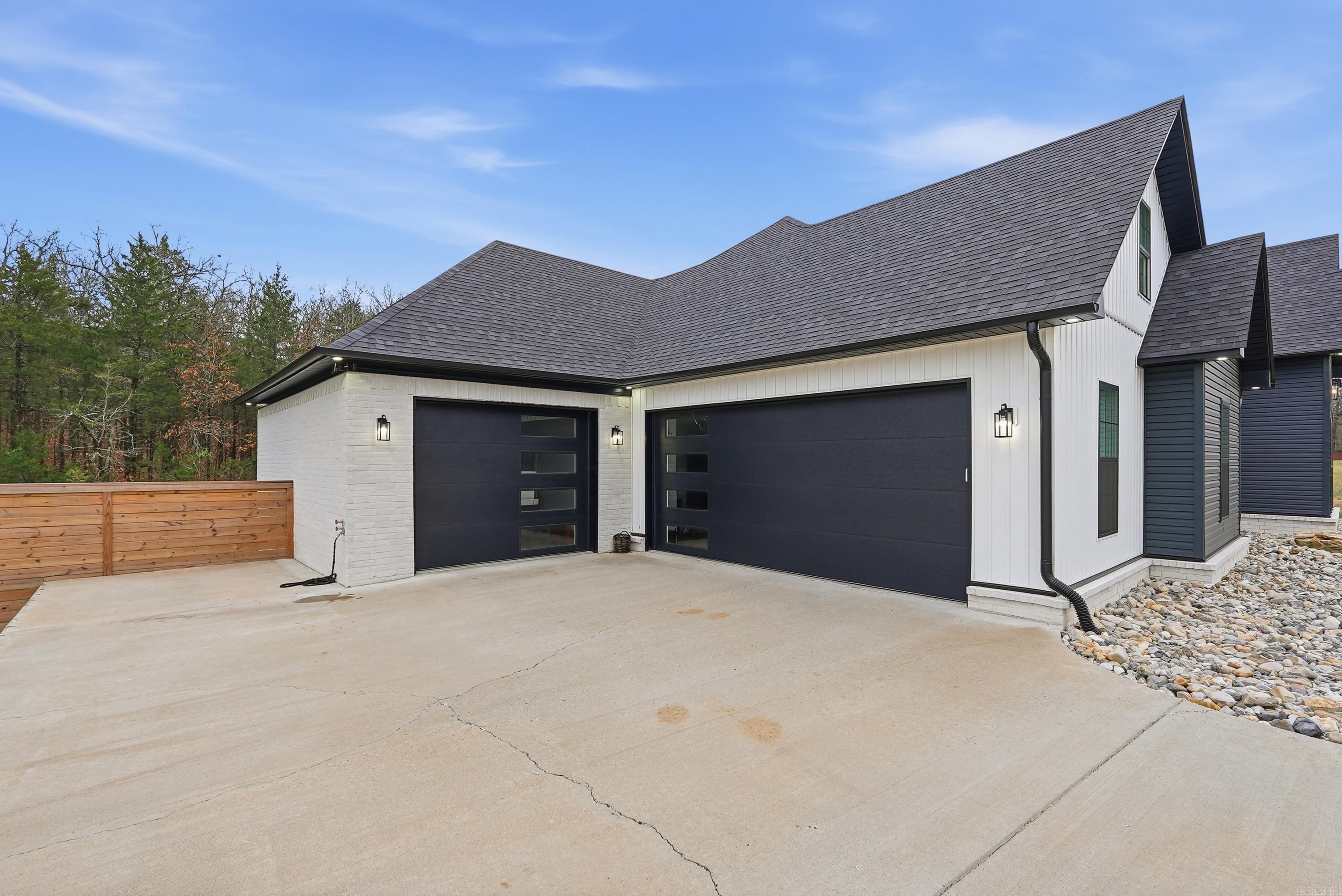 HIDDEN VALLEY - Residential