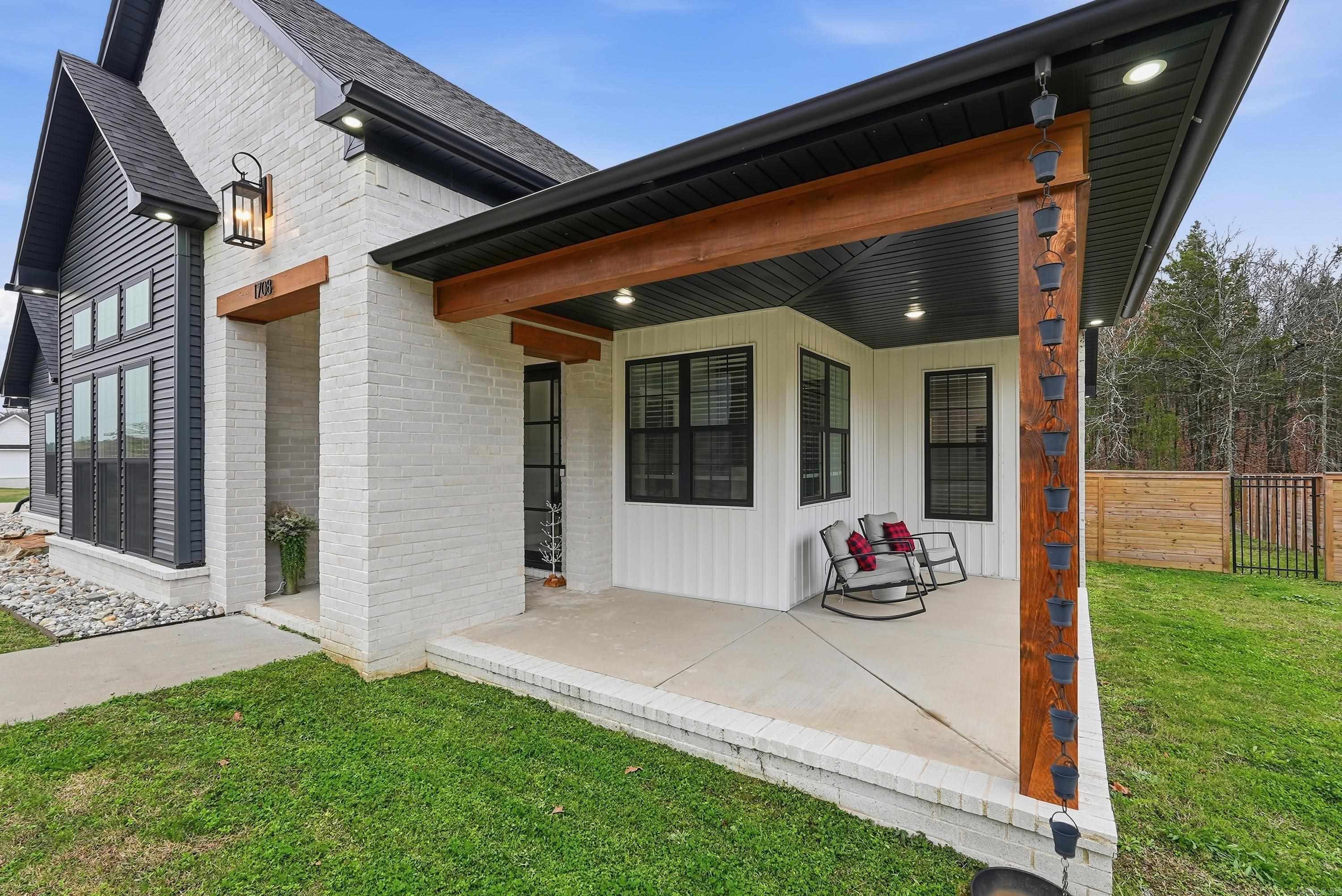 HIDDEN VALLEY - Residential