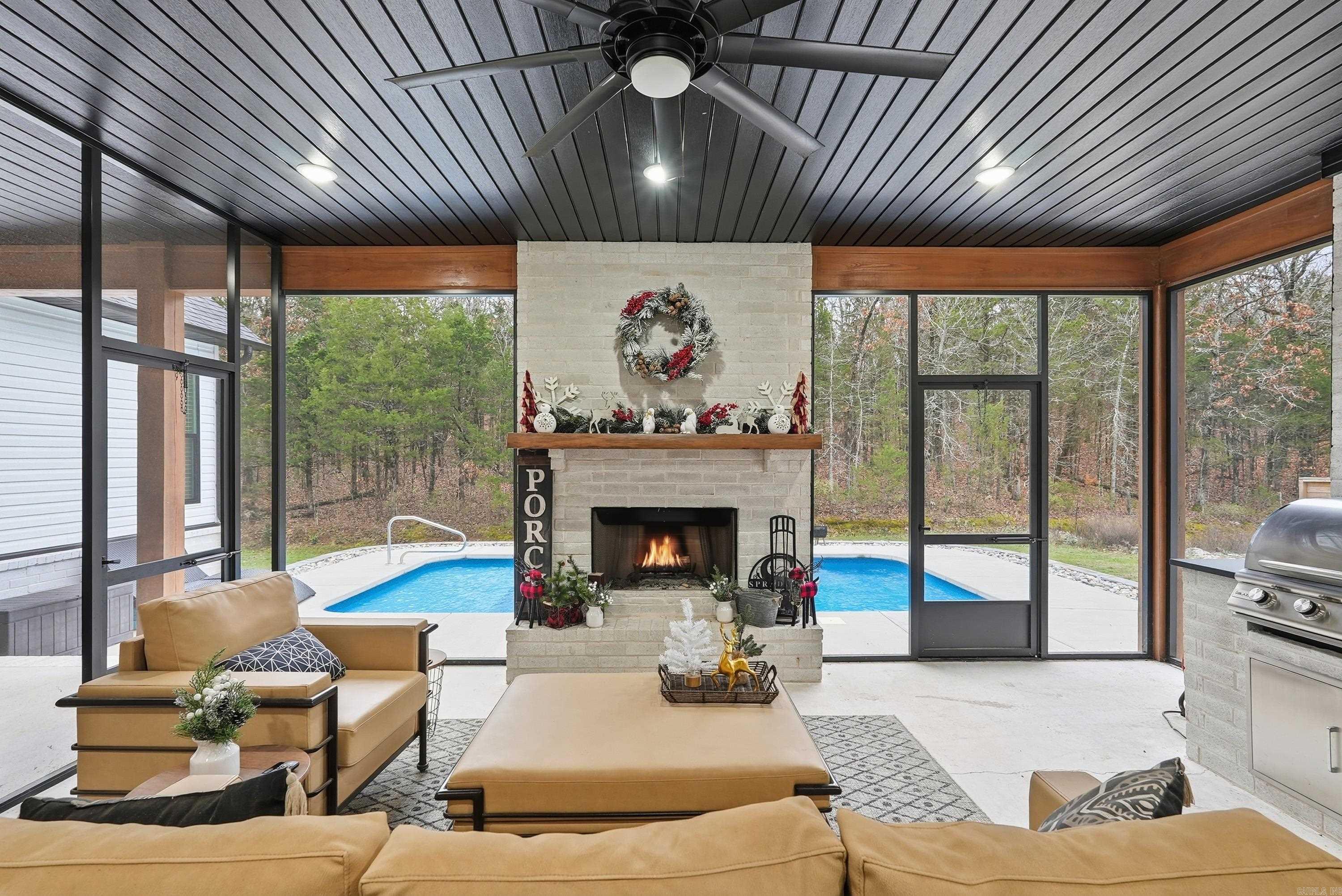 HIDDEN VALLEY - Residential