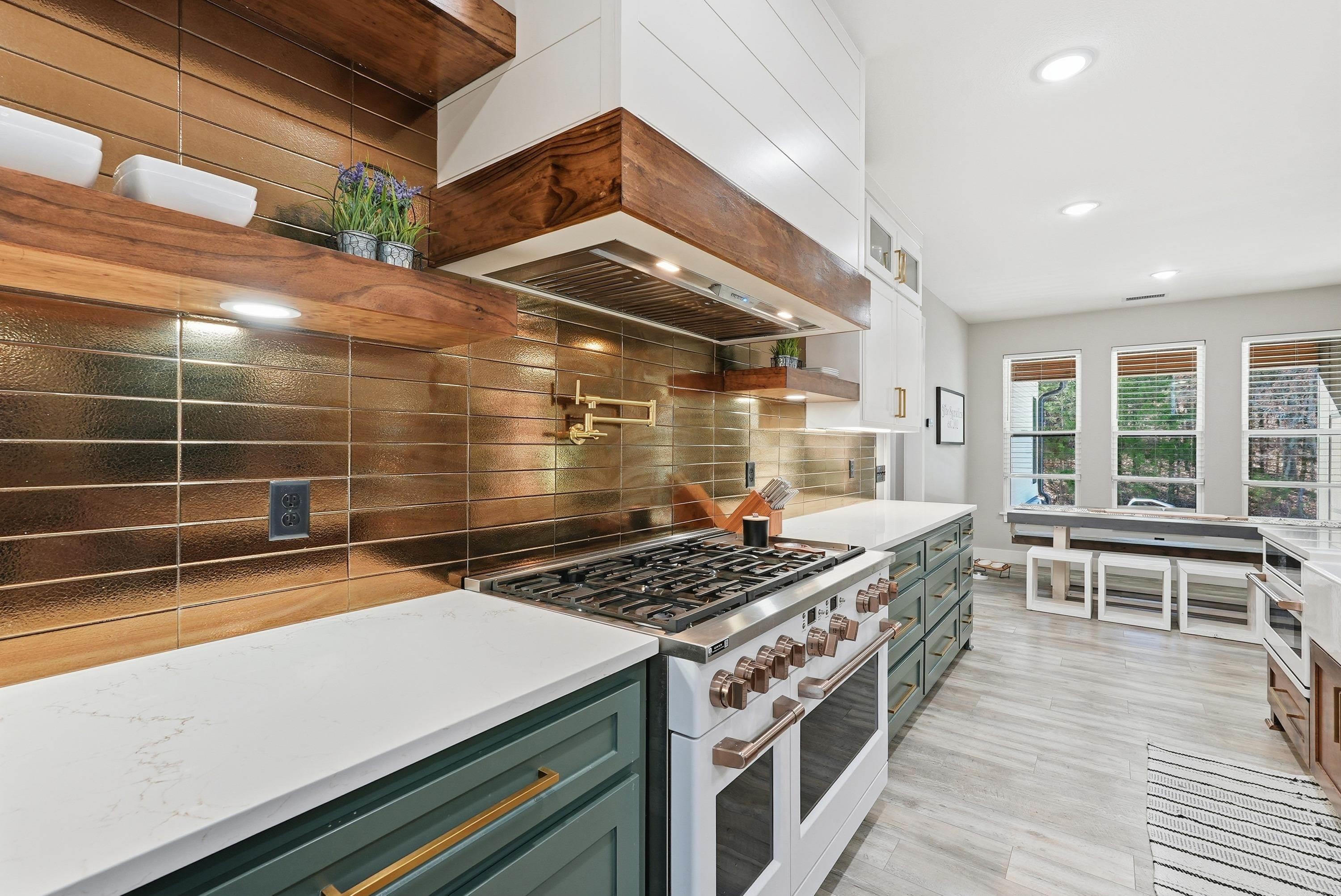 HIDDEN VALLEY - Residential