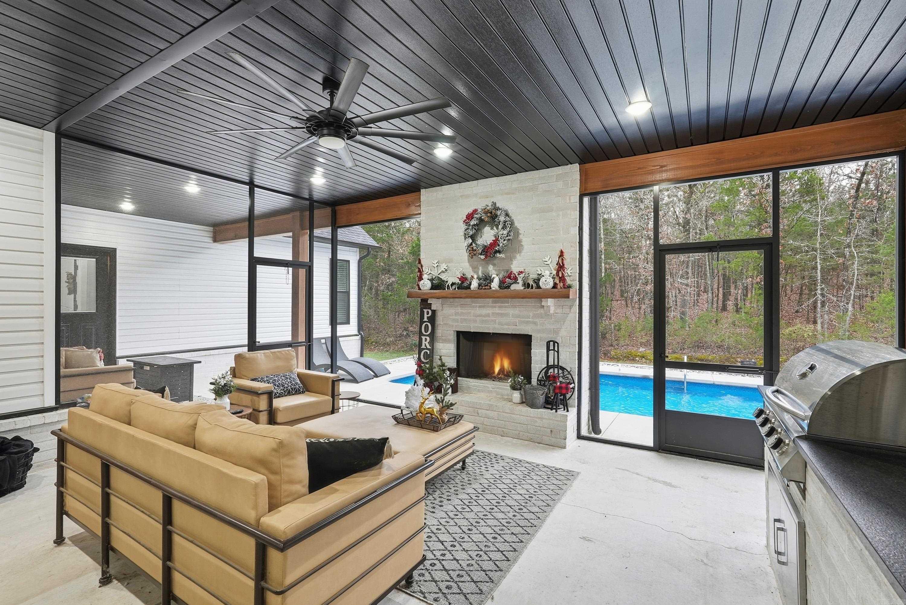 HIDDEN VALLEY - Residential