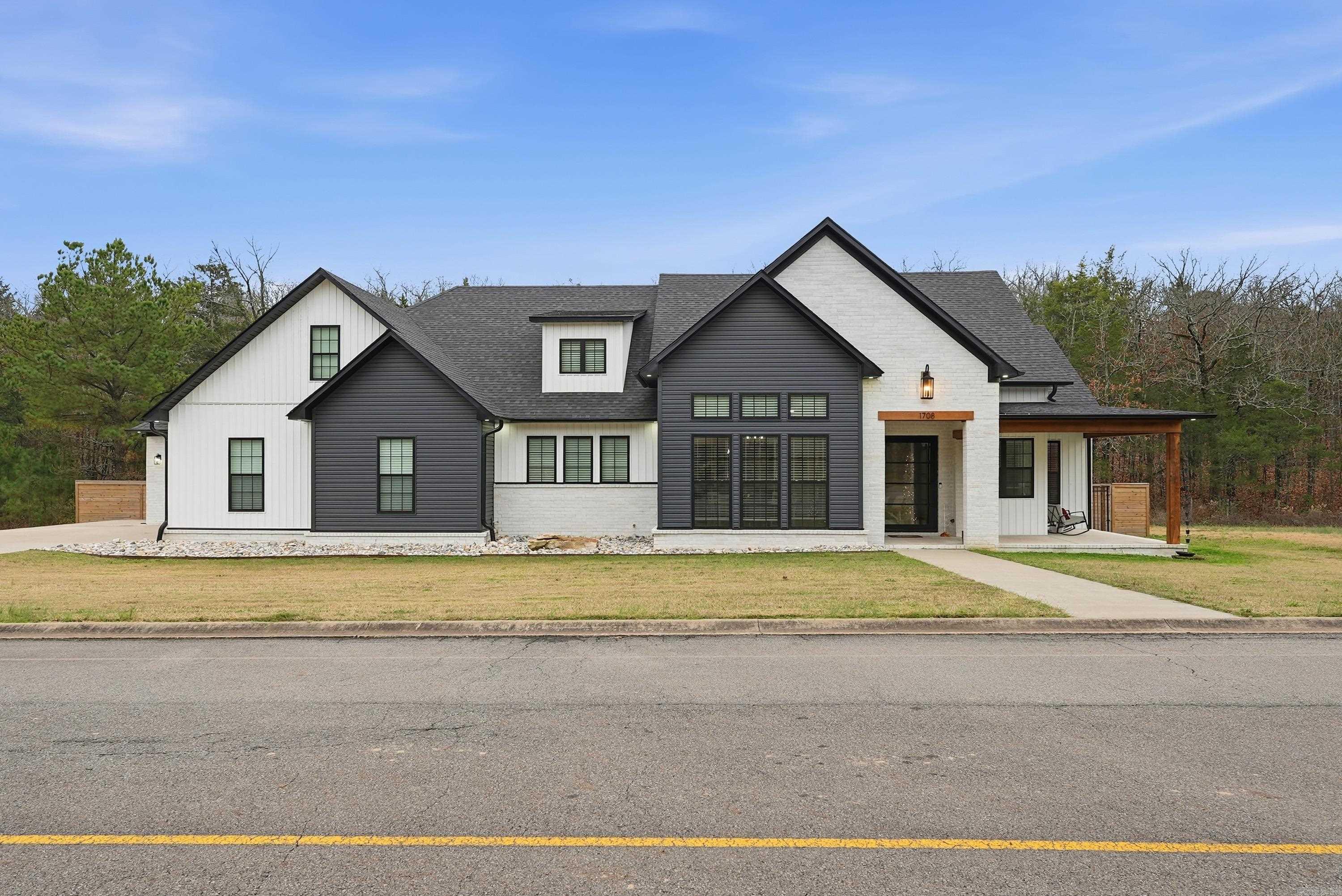 HIDDEN VALLEY - Residential