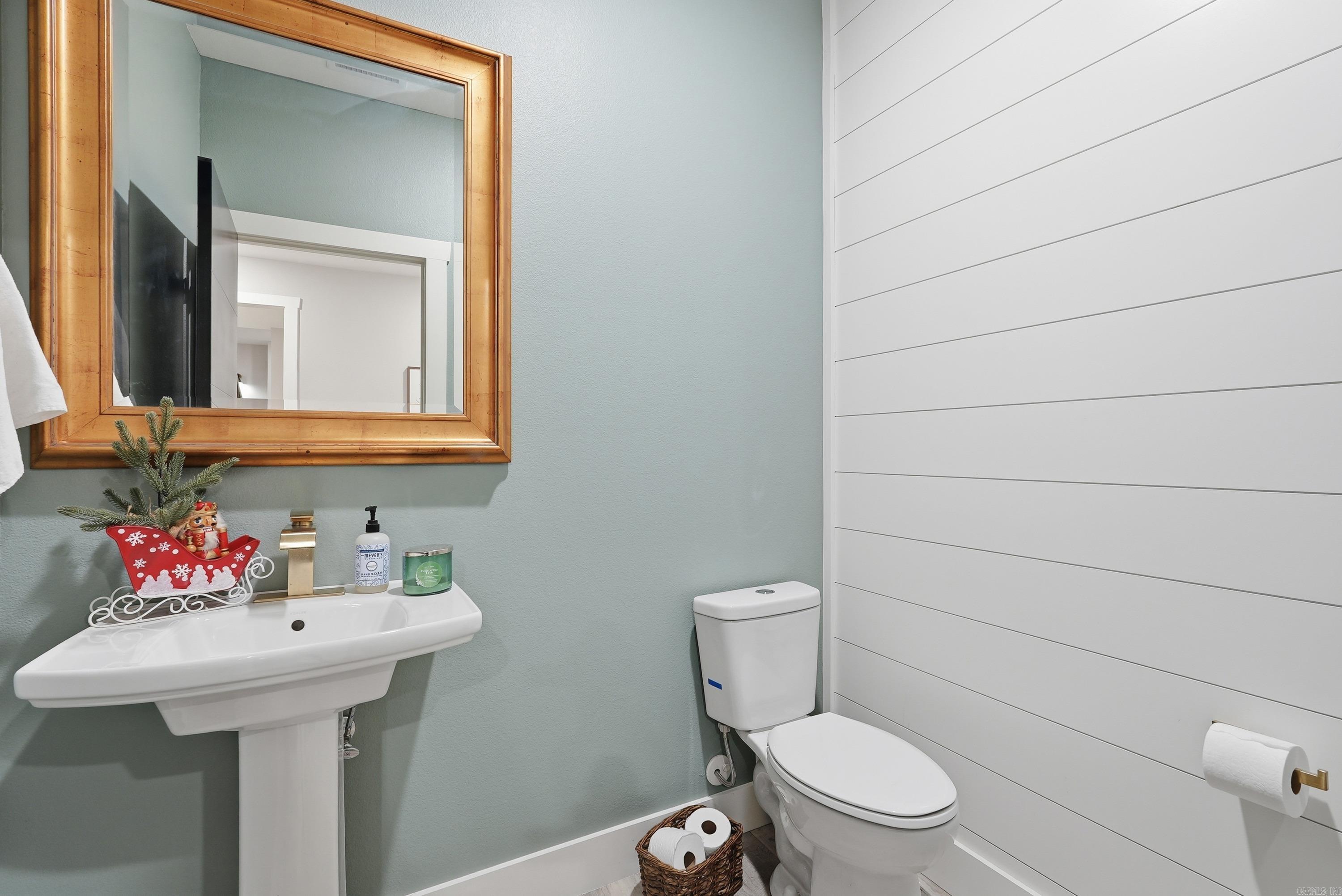 HIDDEN VALLEY - Residential