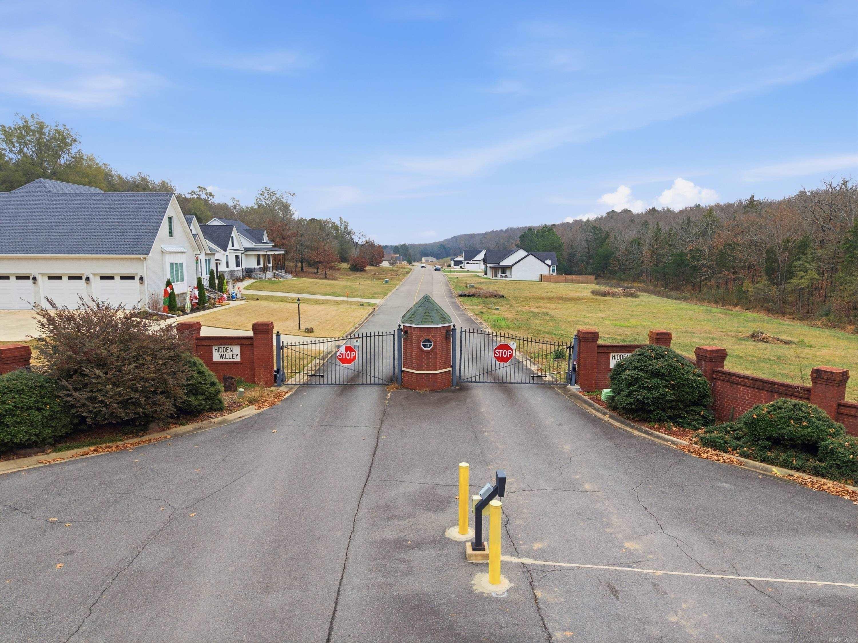 HIDDEN VALLEY - Residential