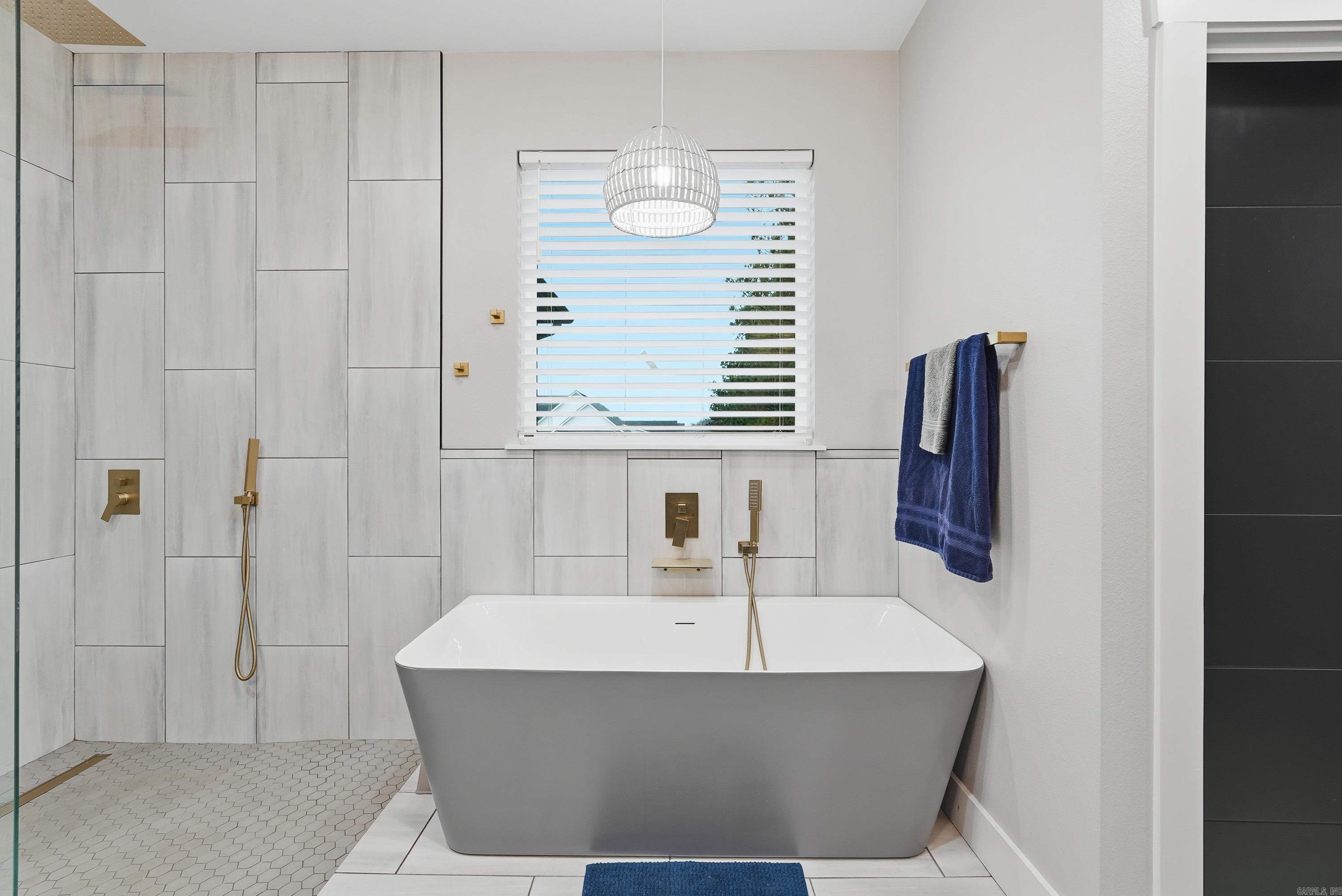 HIDDEN VALLEY - Residential