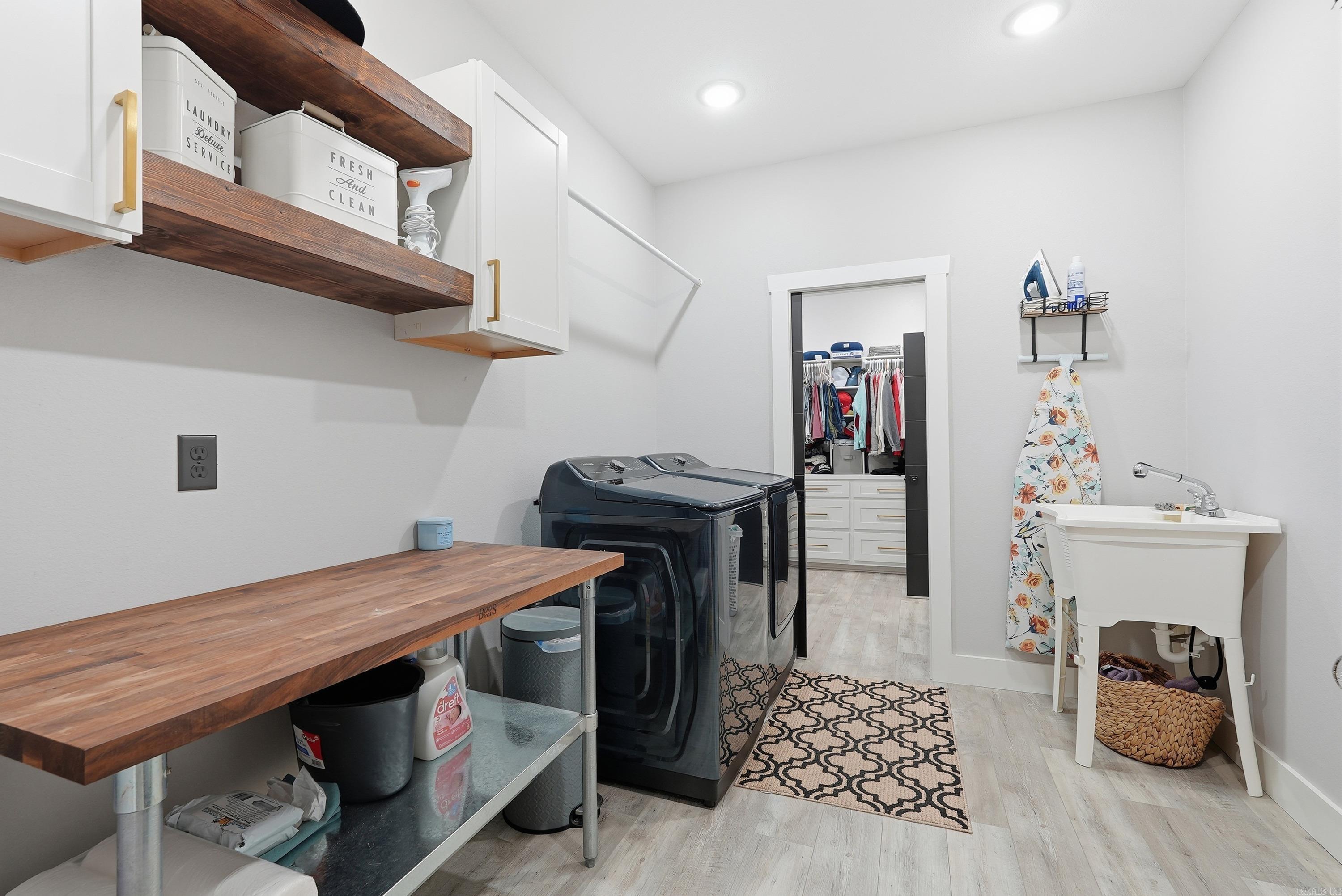 HIDDEN VALLEY - Residential