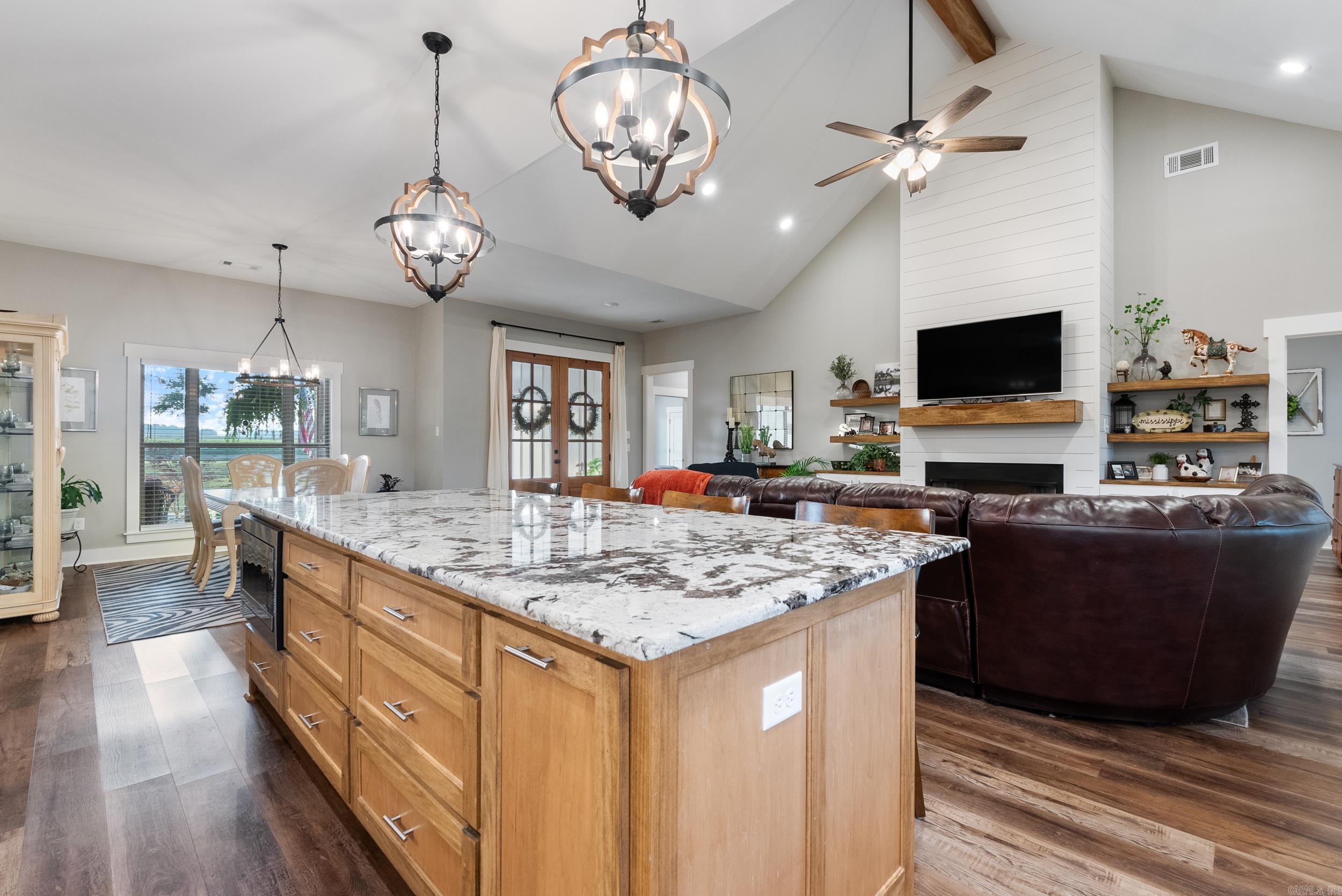 COYOTE RIDGE - Residential