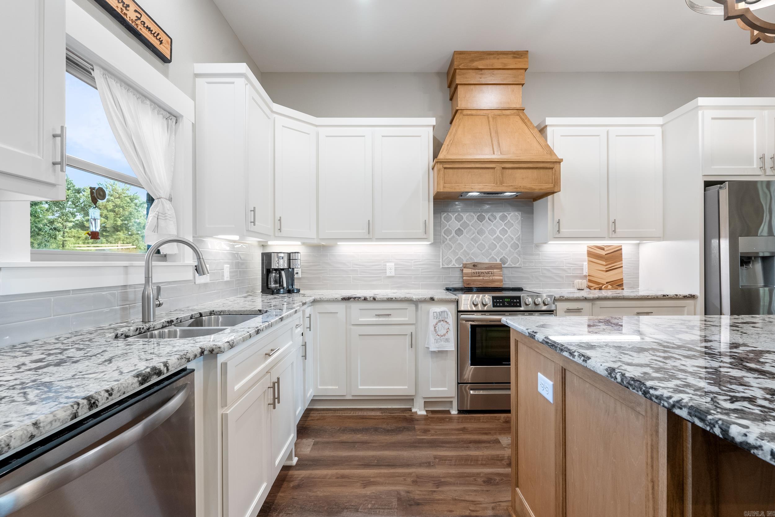 COYOTE RIDGE - Residential