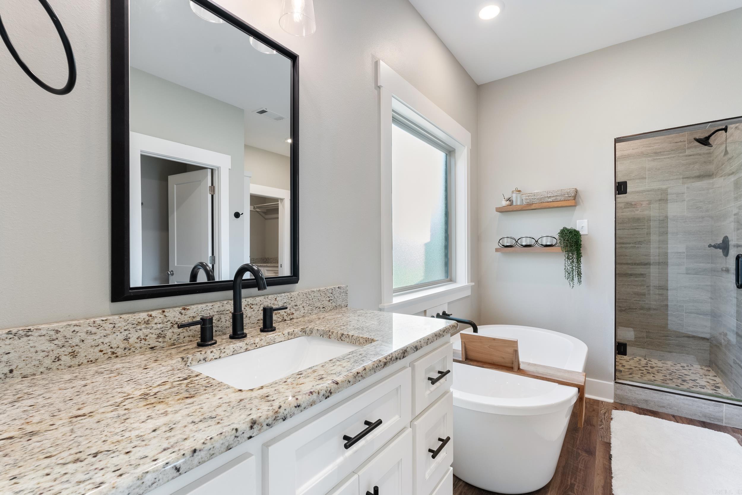 COYOTE RIDGE - Residential