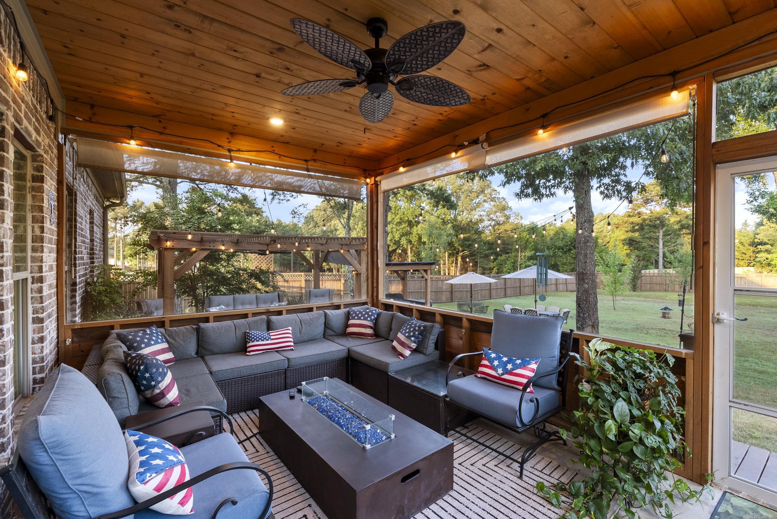 COYOTE RIDGE - Residential