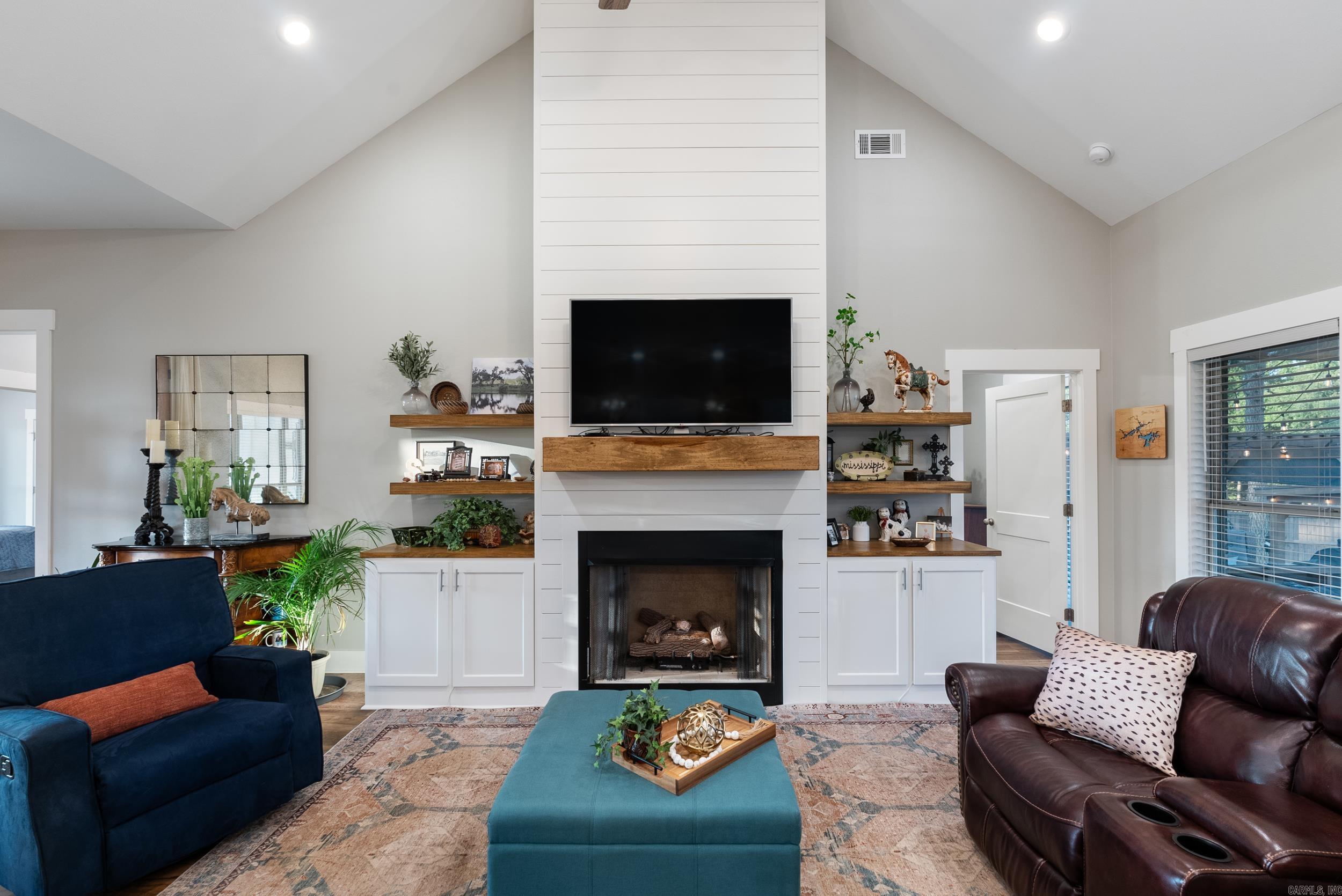 COYOTE RIDGE - Residential