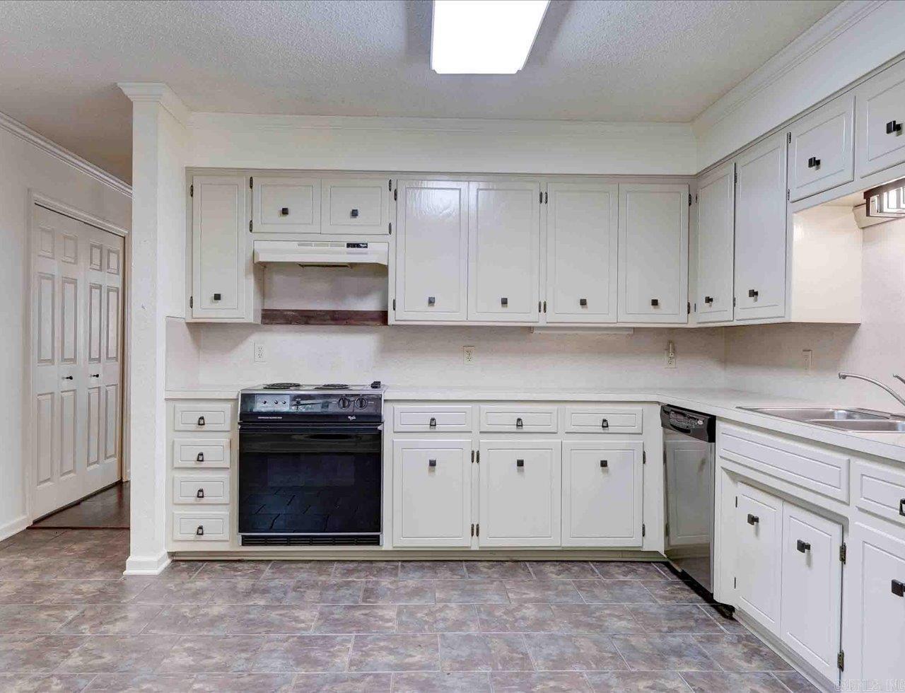 OAKLAWN VILLAGE EAST HPR - Residential