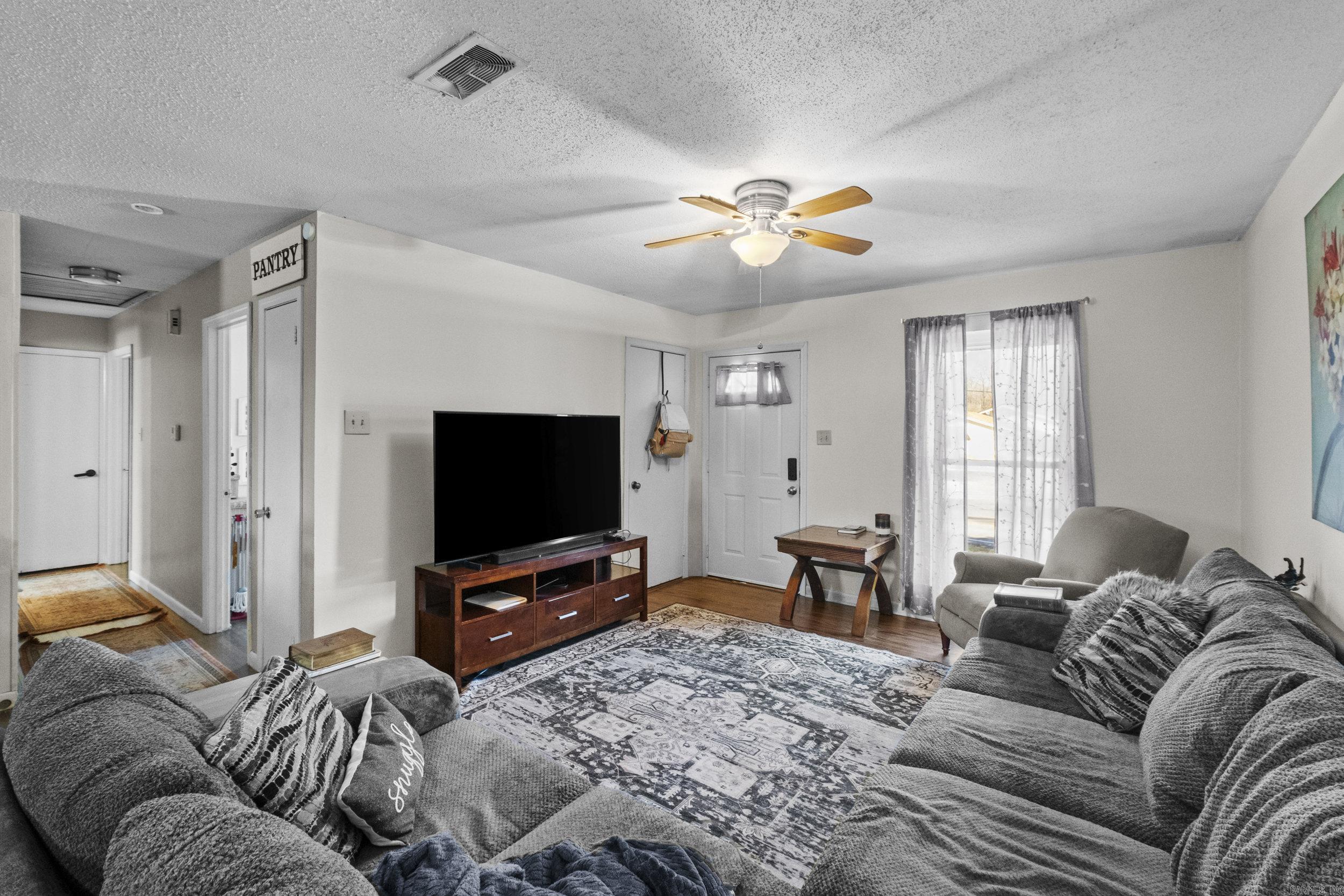 KELLOGG LAKE EST - Residential