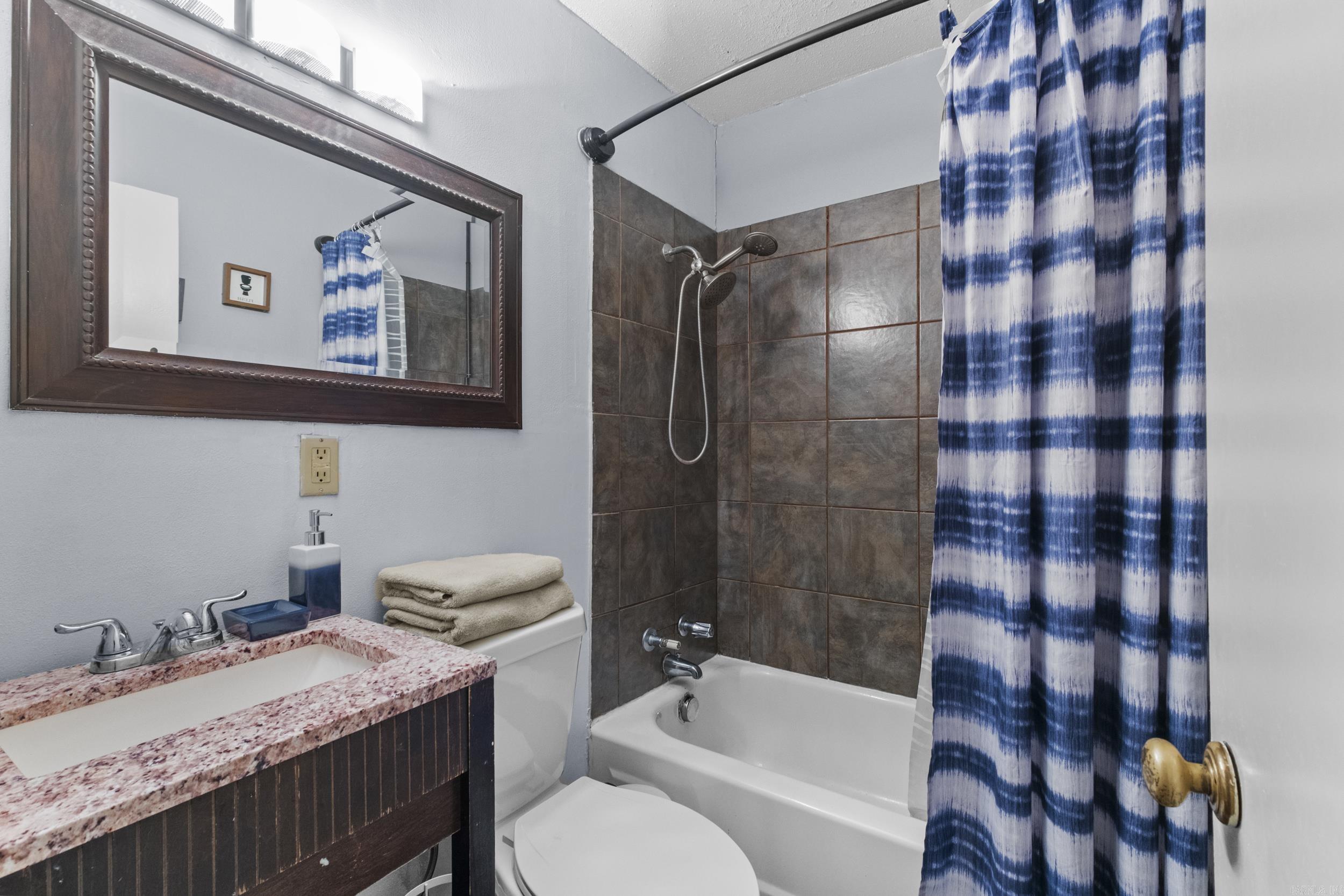 KELLOGG LAKE EST - Residential