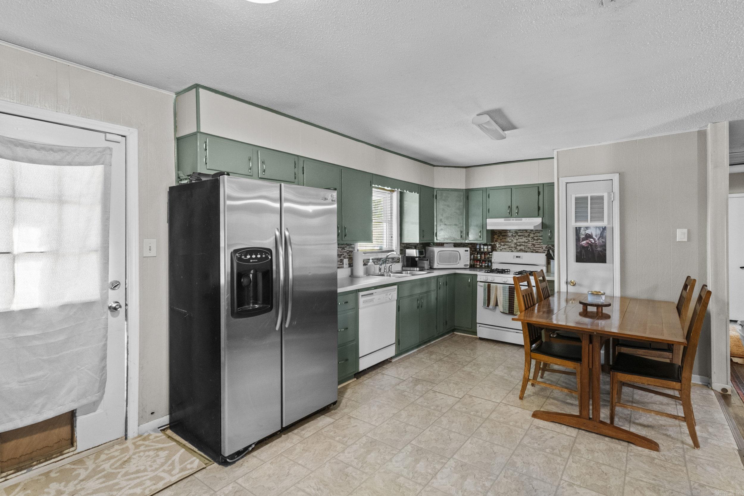 KELLOGG LAKE EST - Residential