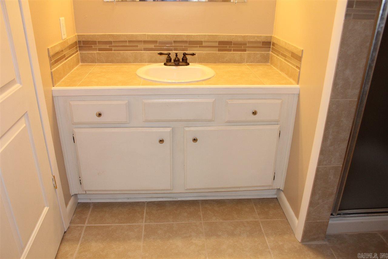 Leesel Estates - Residential Lease