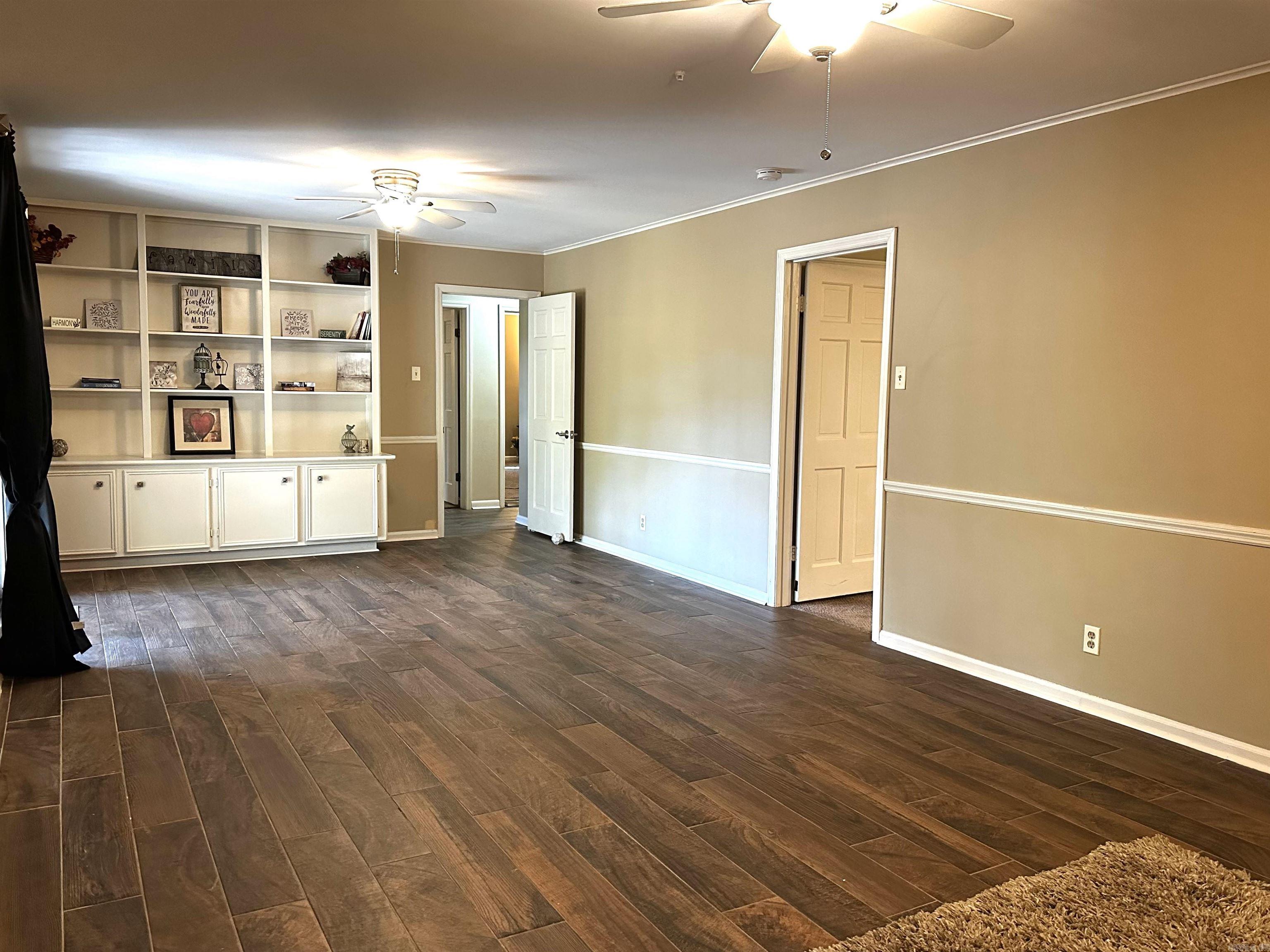 Leawood Manor 1st - Residential