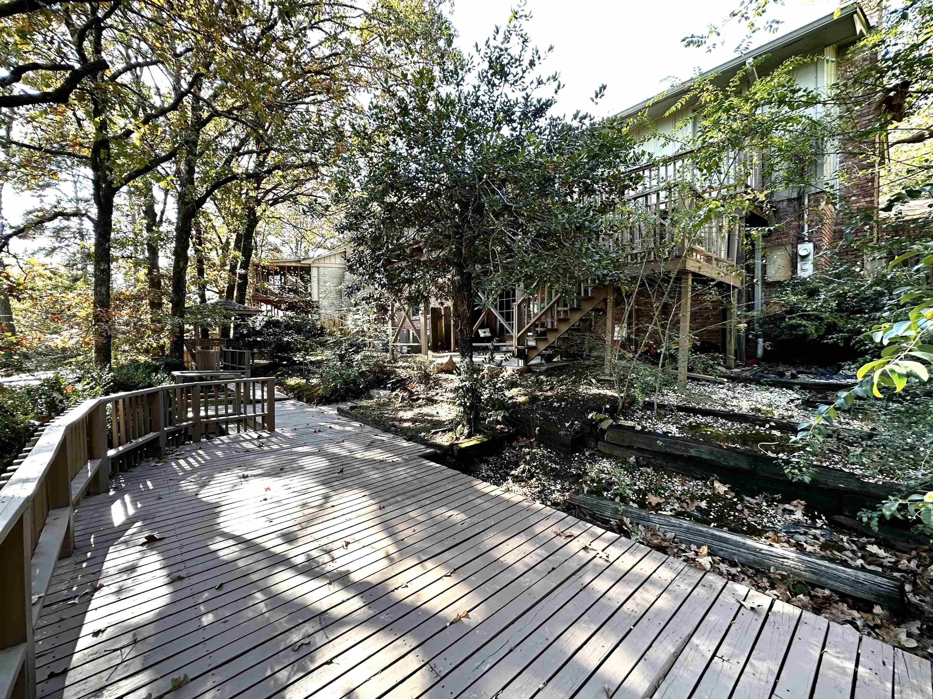 Leawood Manor 1st - Residential