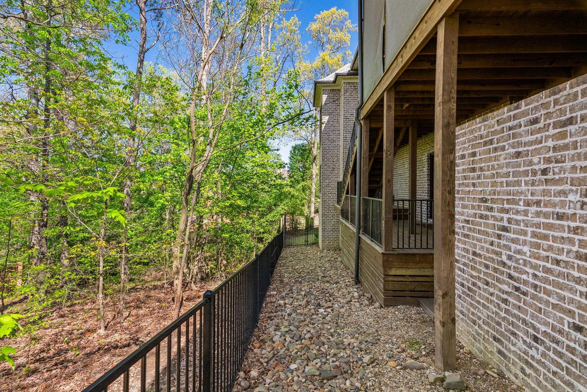 WOODLANDS EDGE - Residential