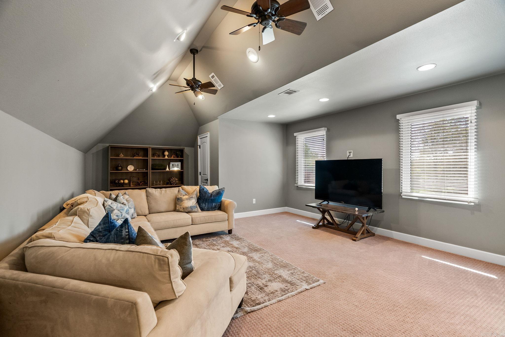 WOODLANDS EDGE - Residential