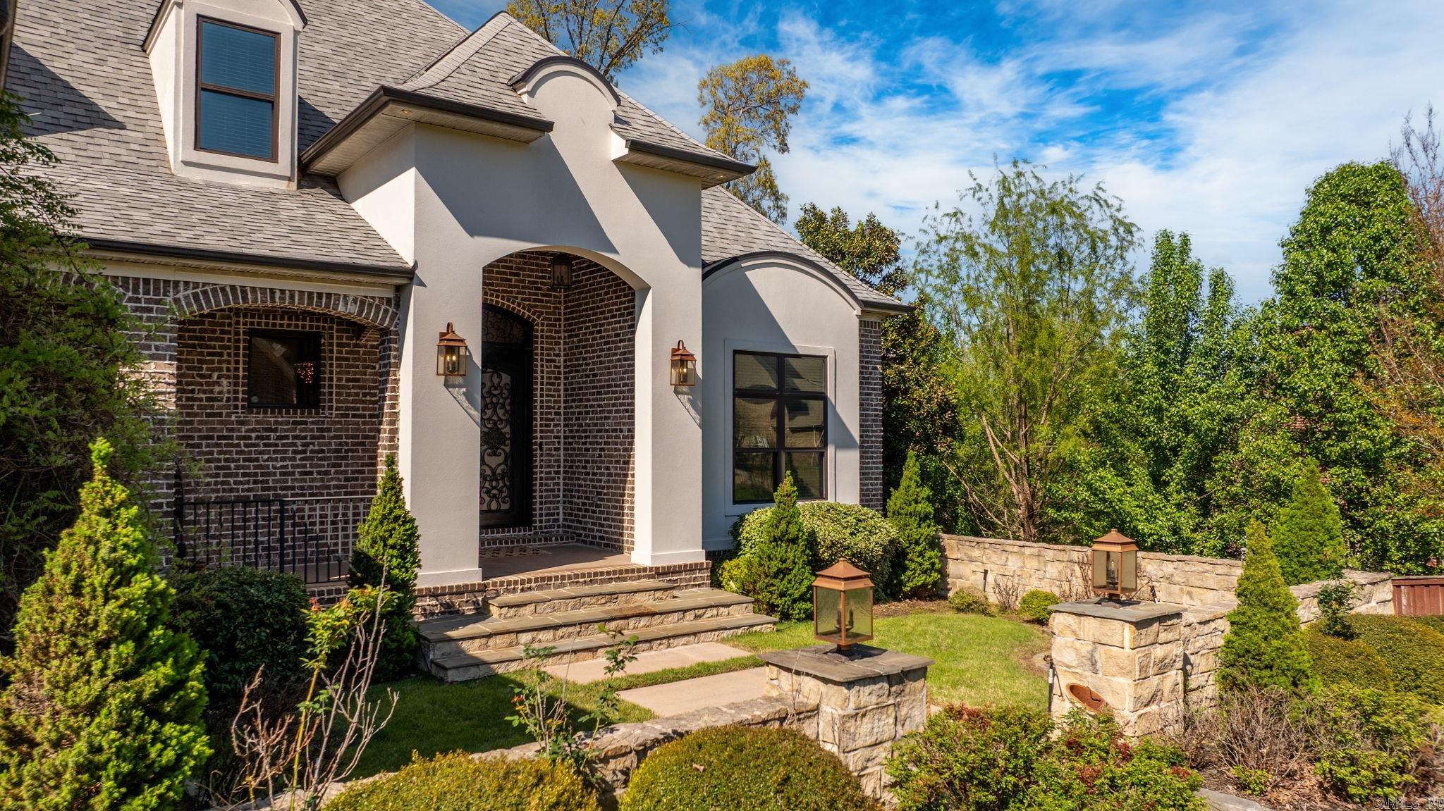 WOODLANDS EDGE - Residential