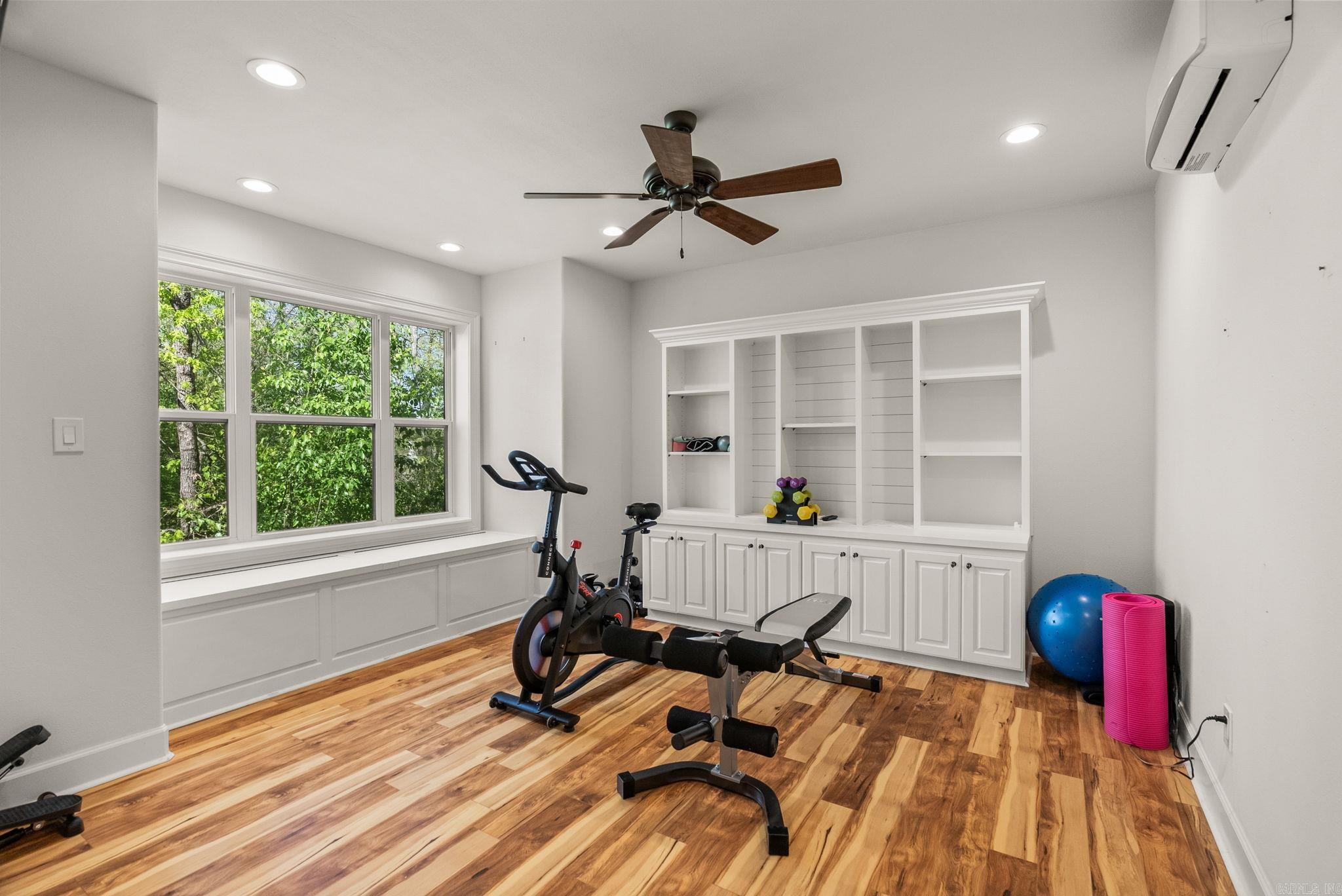 WOODLANDS EDGE - Residential