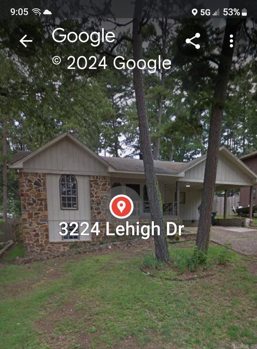 Nice 3 Bedroom 2 Bath Home New paint and Flooring