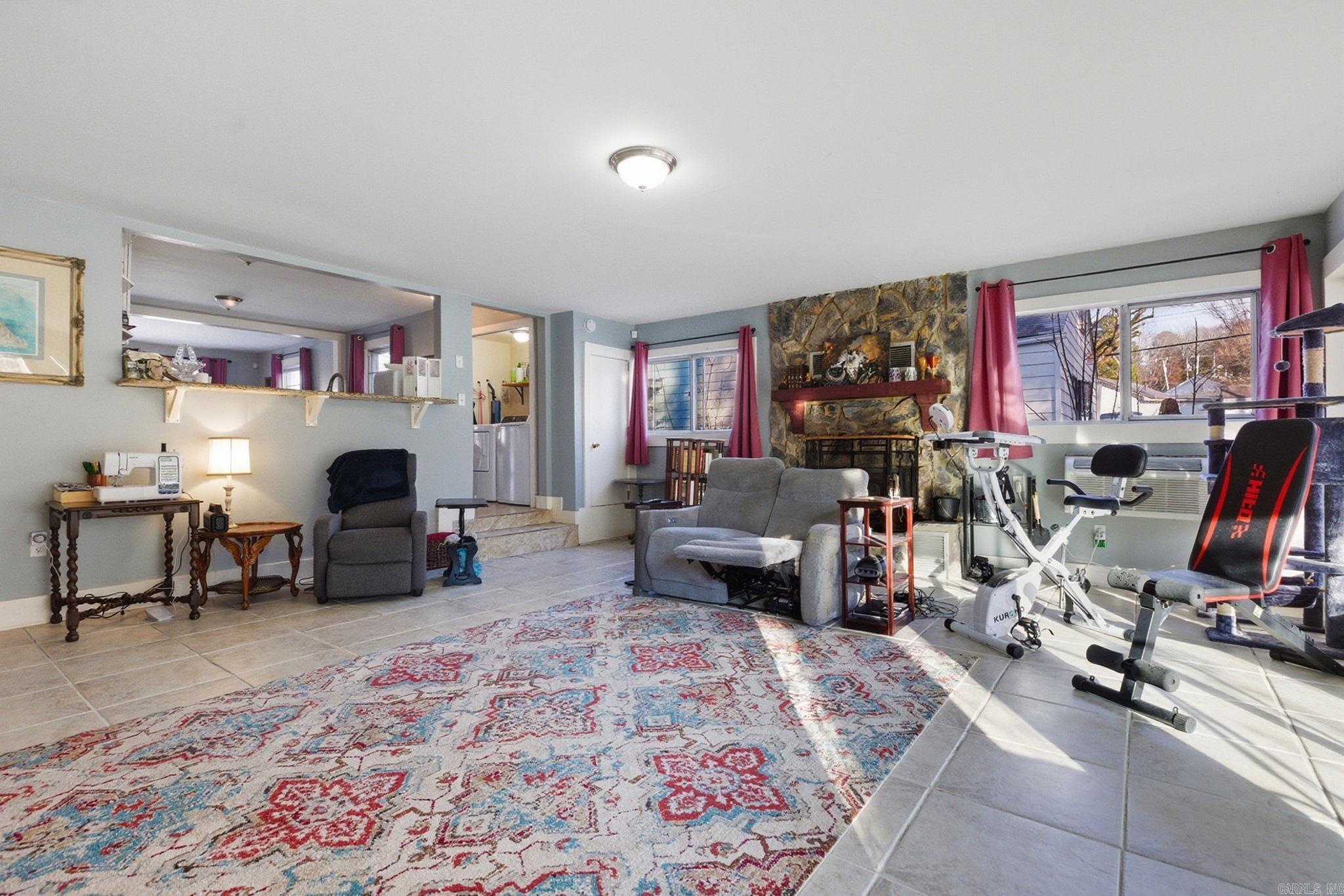 HILLSIDE - Residential