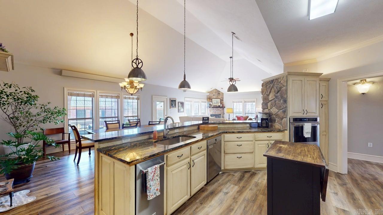 WOODLAND SPRINGS - Residential