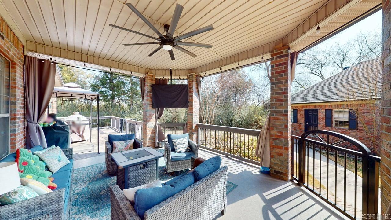 WOODLAND SPRINGS - Residential