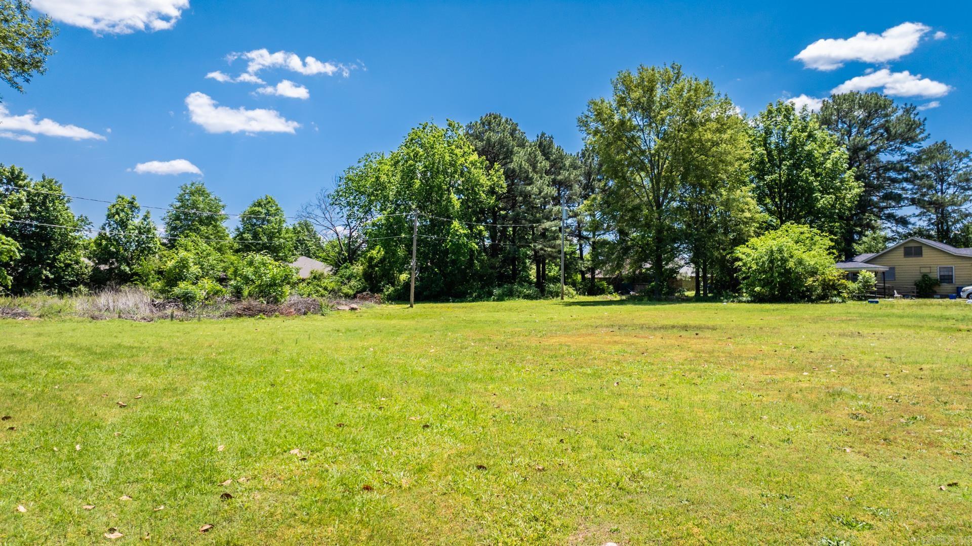 Perfect for individuals or investors to build a home in Old Town Conway. Close to schools, churches and downtown. Lot can be purchased with adjoining lots if desired to create up to 1.03 acre lot.