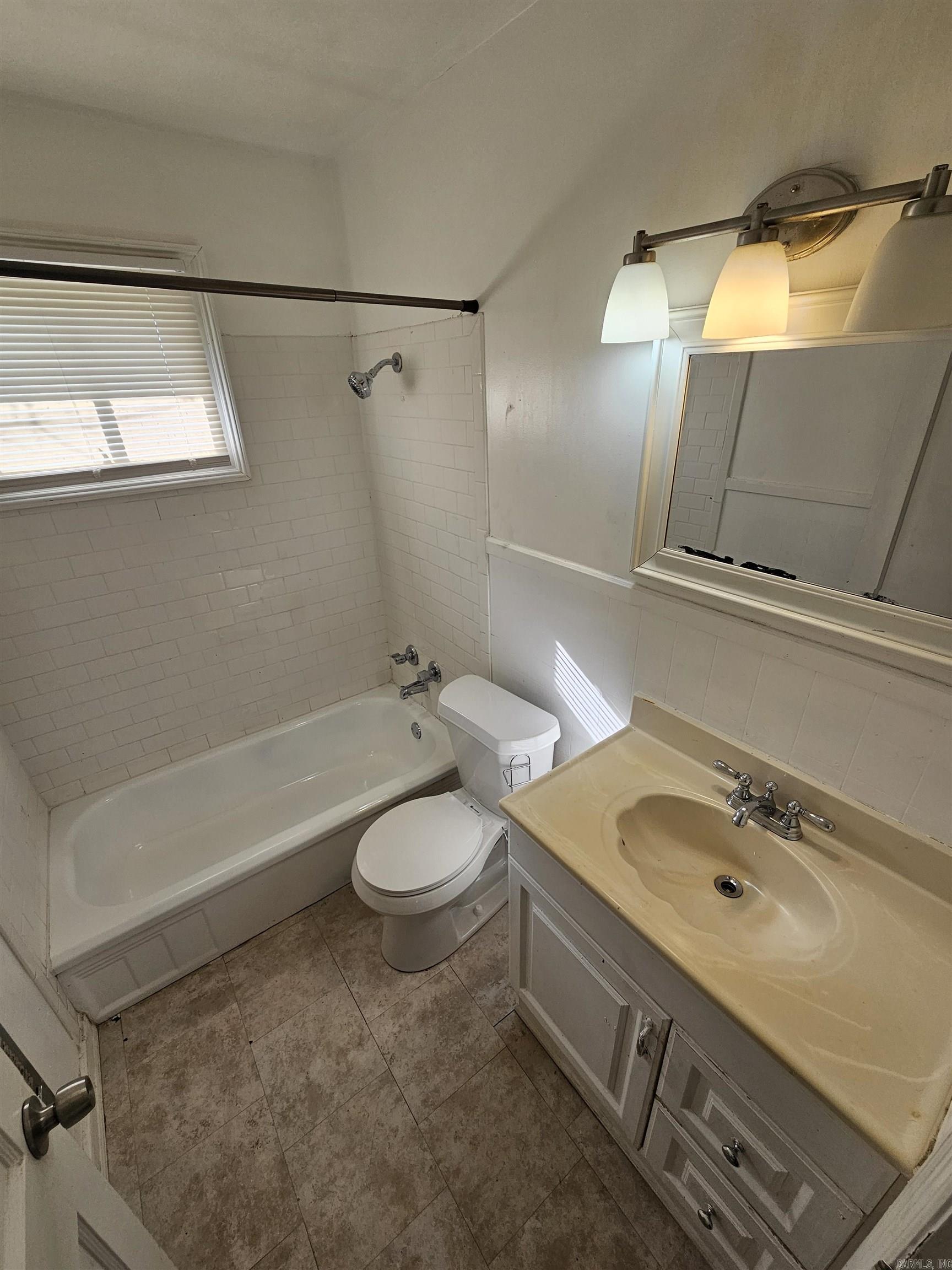 Farmeres 2nd - Residential Lease