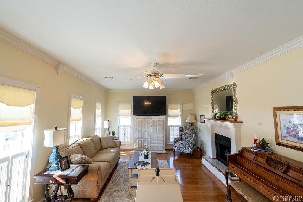 RIVER OAKS - Residential