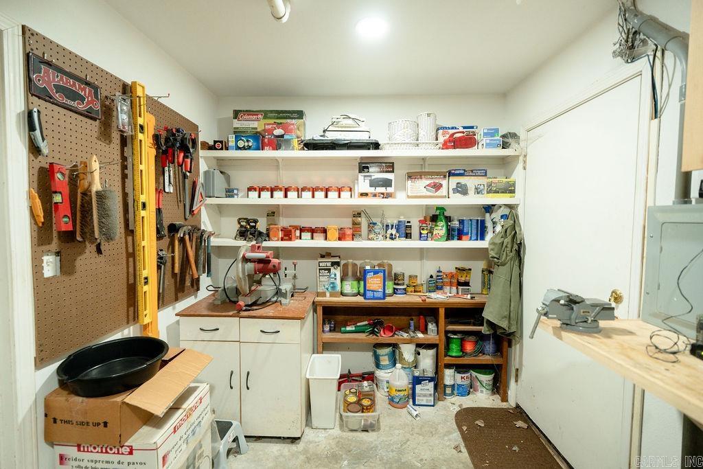 RIVER OAKS - Residential