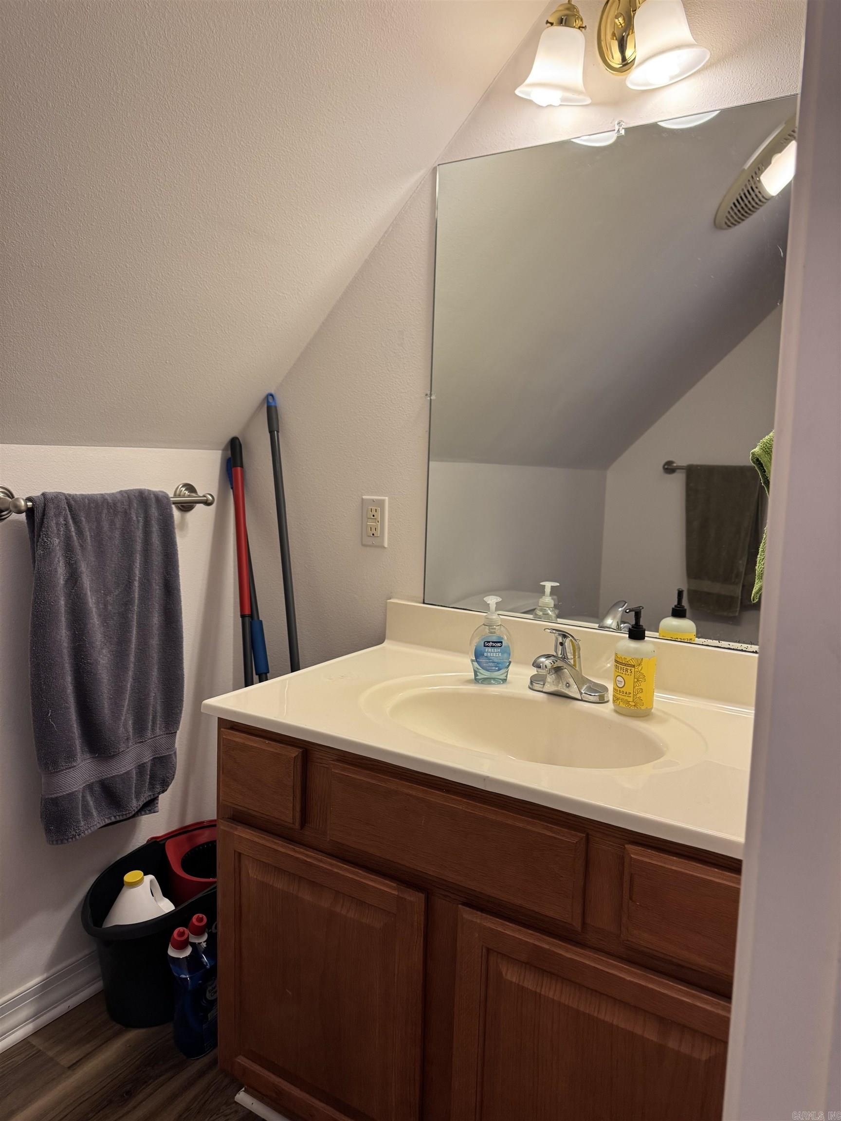 RIVER OAKS - Residential