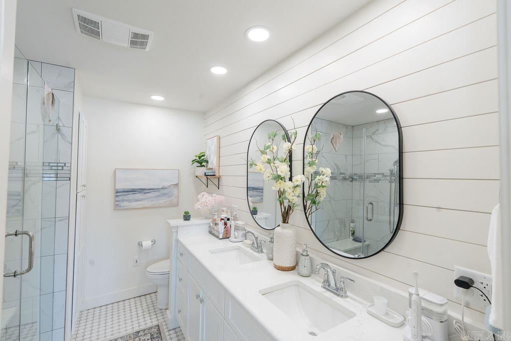 RIVER OAKS - Residential