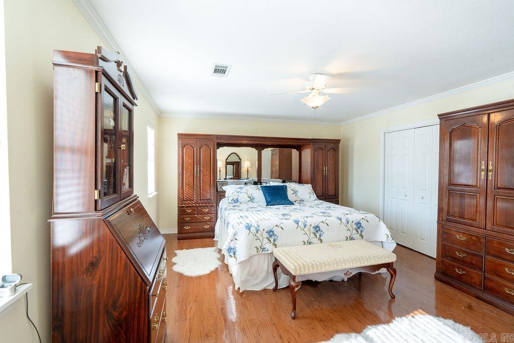 RIVER OAKS - Residential