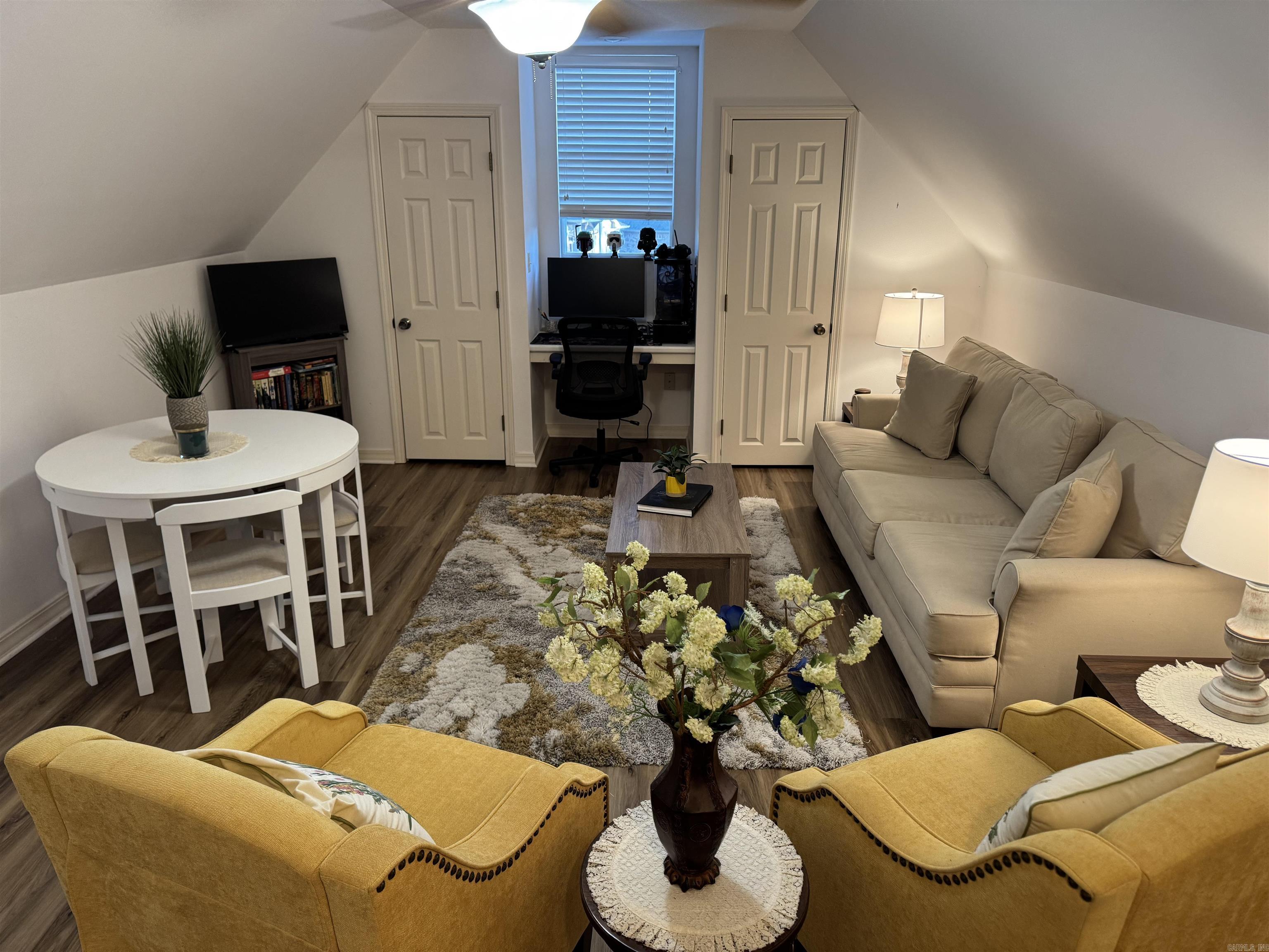 RIVER OAKS - Residential