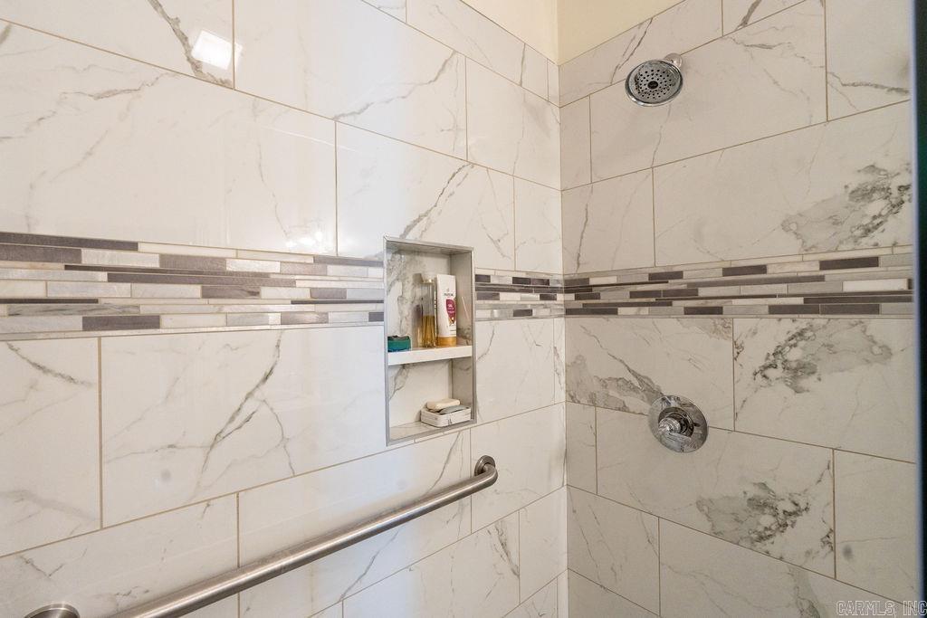 RIVER OAKS - Residential