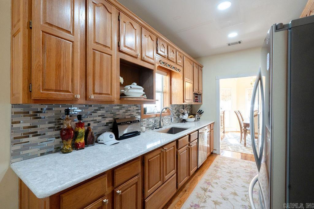 RIVER OAKS - Residential