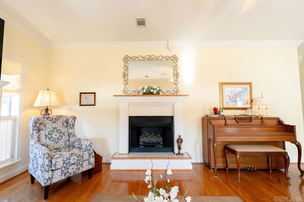 RIVER OAKS - Residential