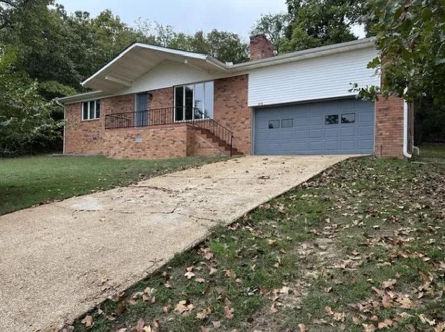 Charming 2 bed 2 bath home overlooking Crown Lake.