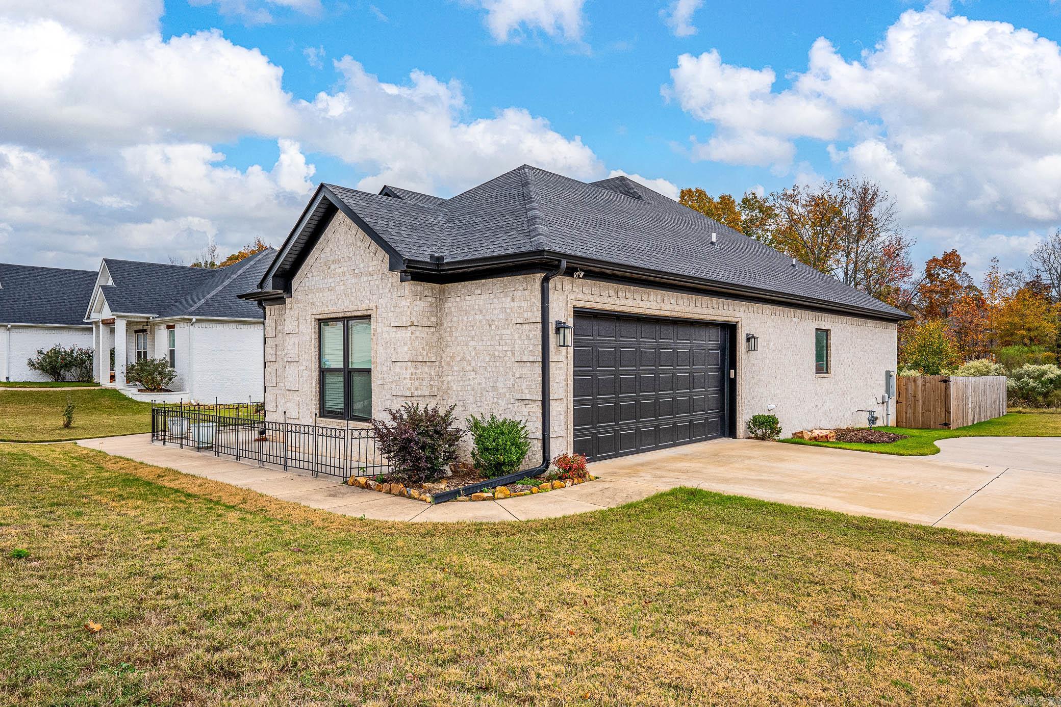 CREEKSIDE ADDN - Residential