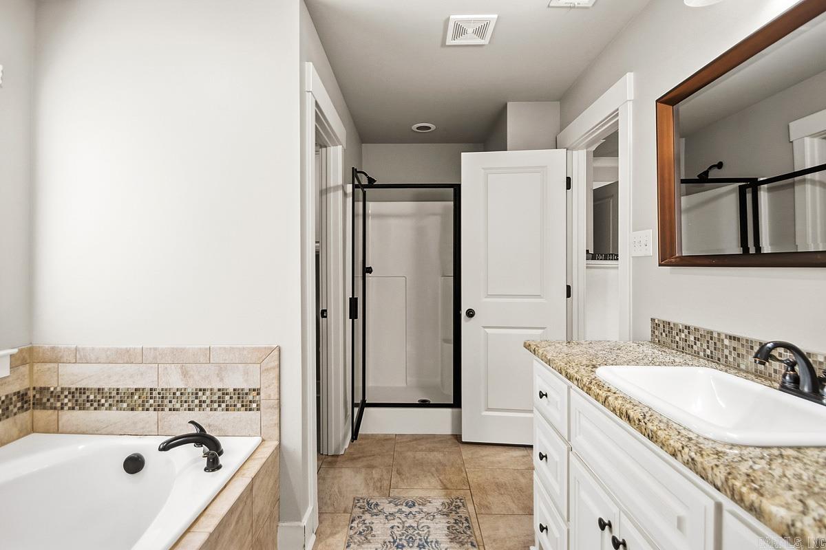 HALEY COURT - Residential