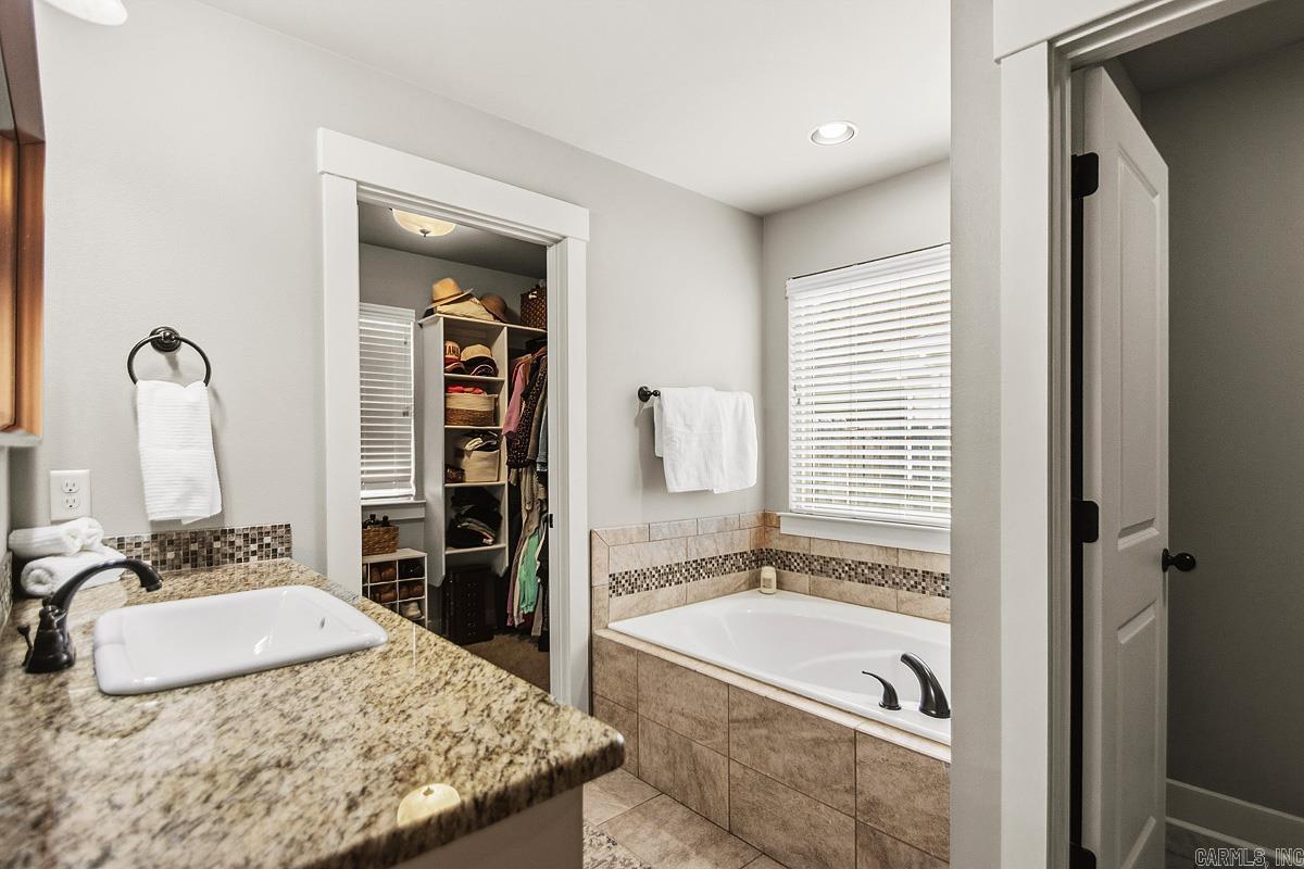 HALEY COURT - Residential