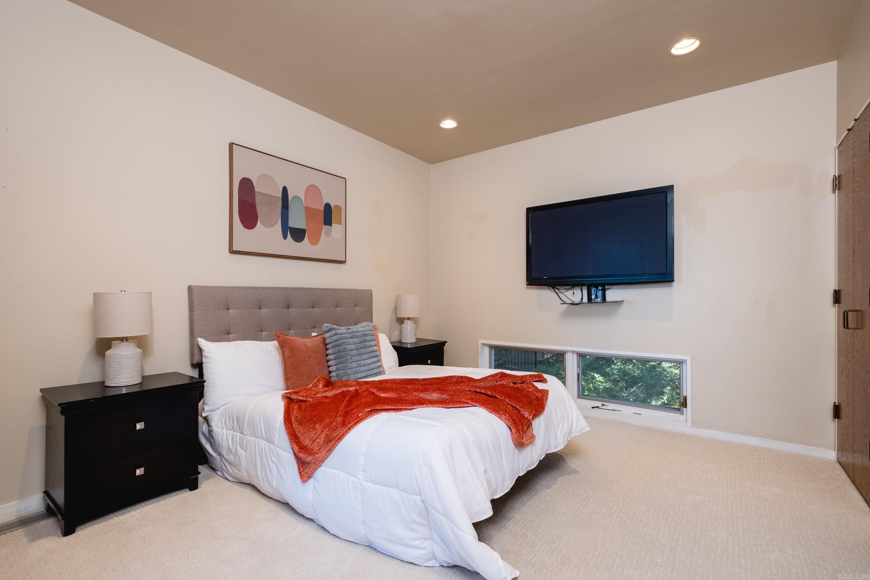 RIVER RIDGE - Residential